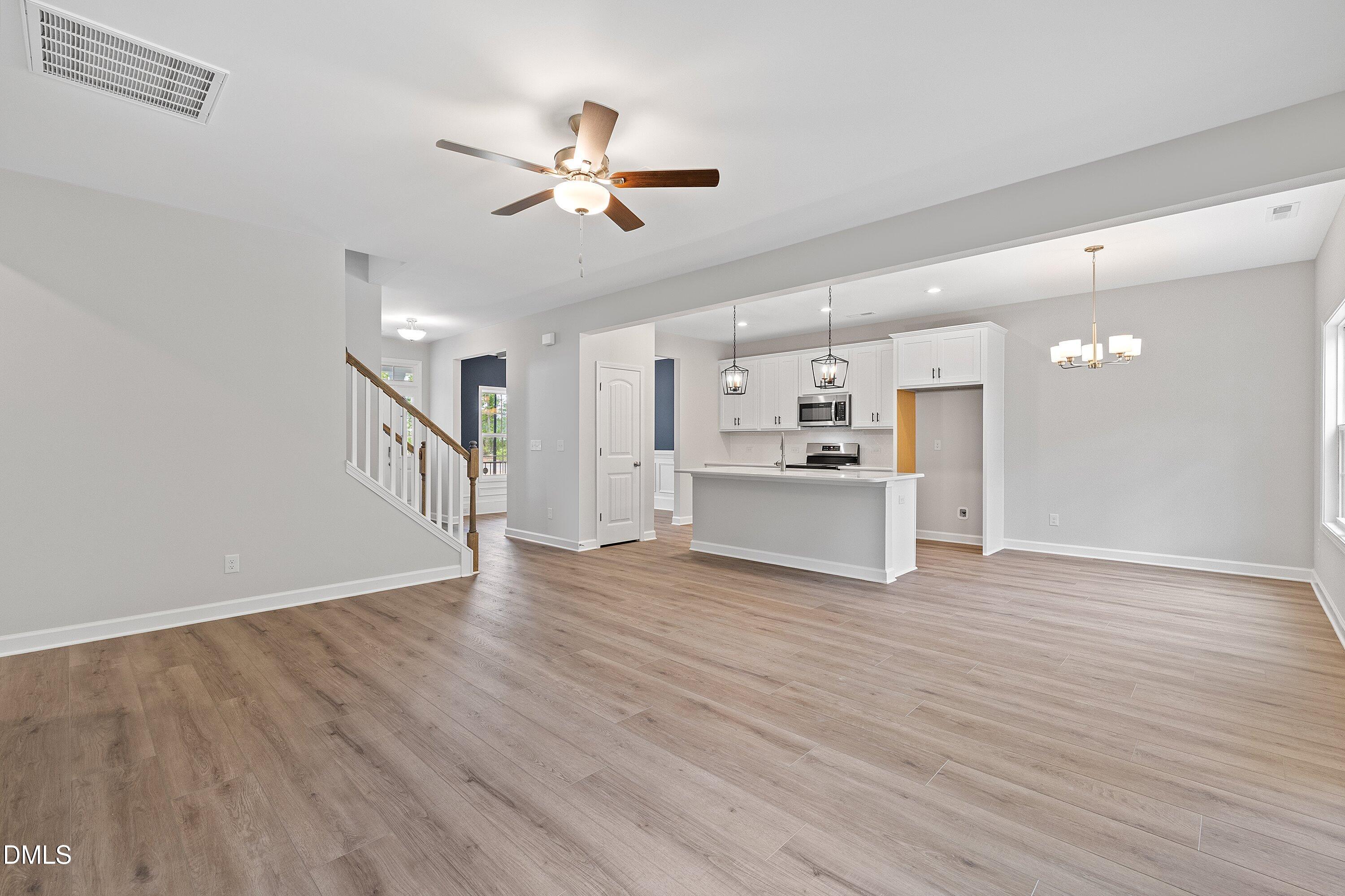 771 E Clydes Point Way Property Photo 11