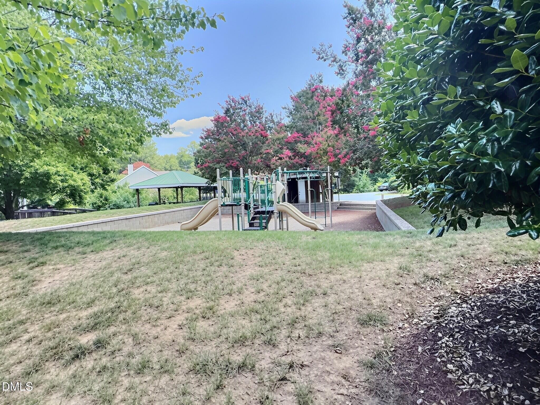 109 Weatherhill Point Property Photo 32