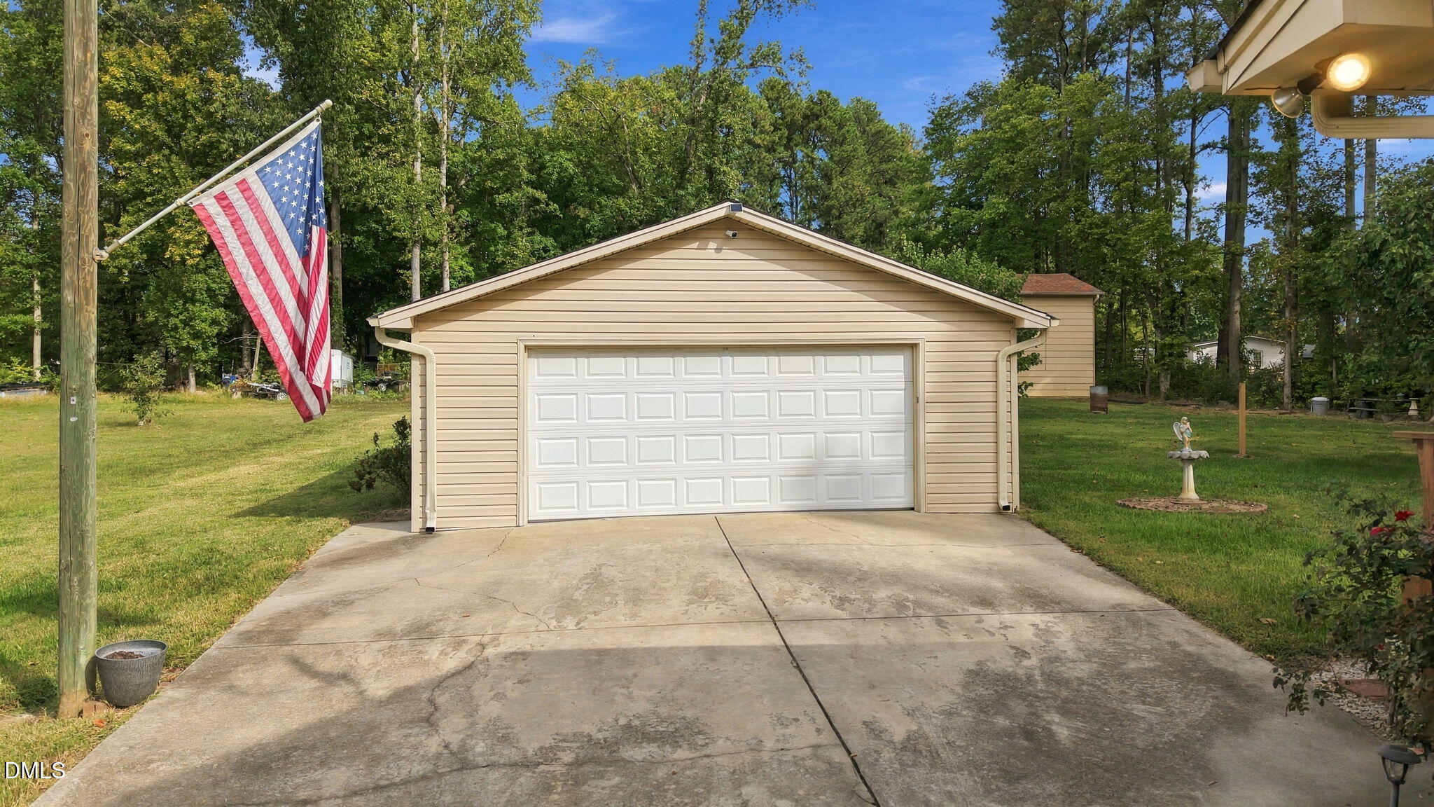 3911 Holder Road Property Photo 17