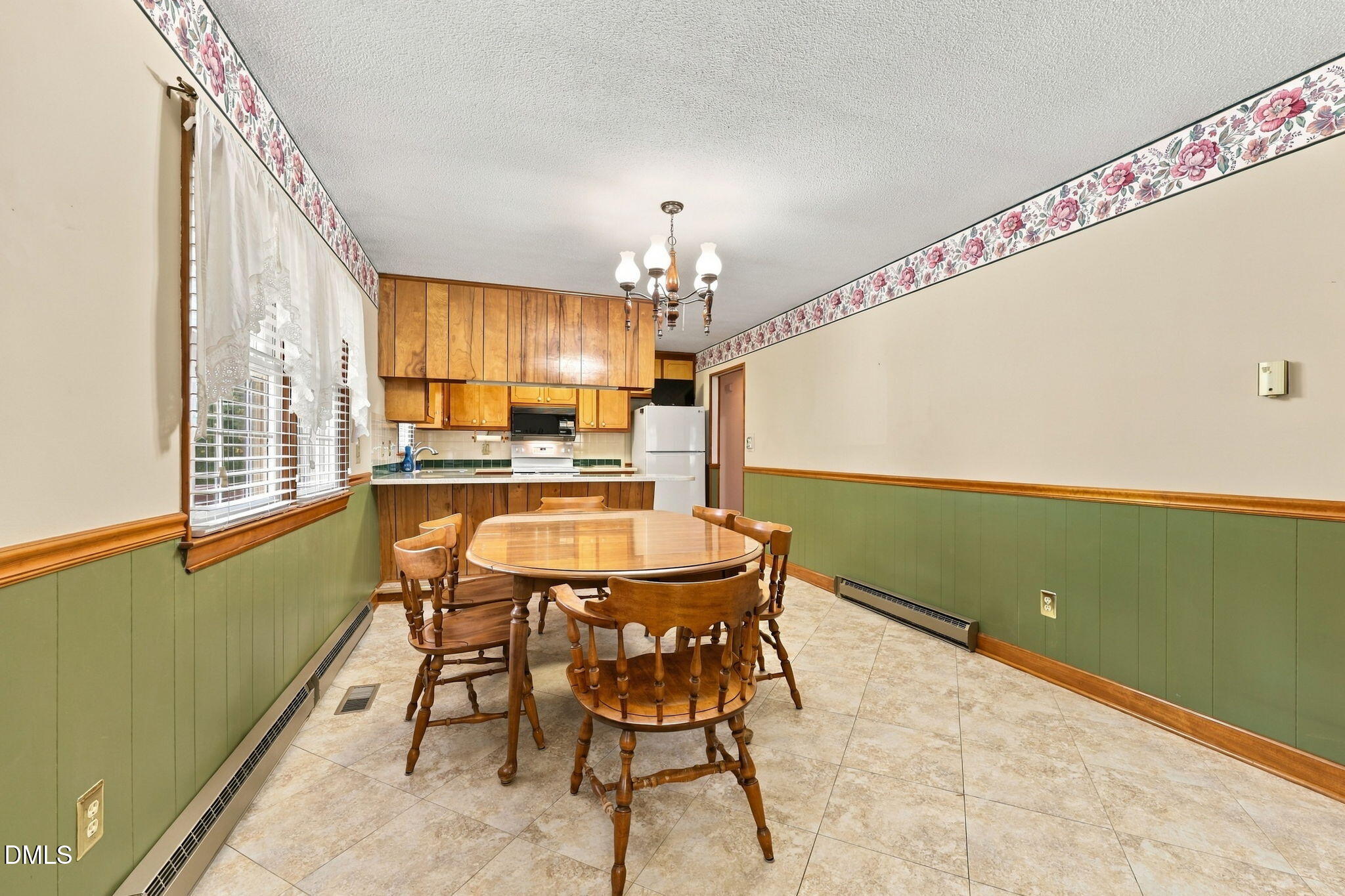 3911 Holder Road Property Photo 29