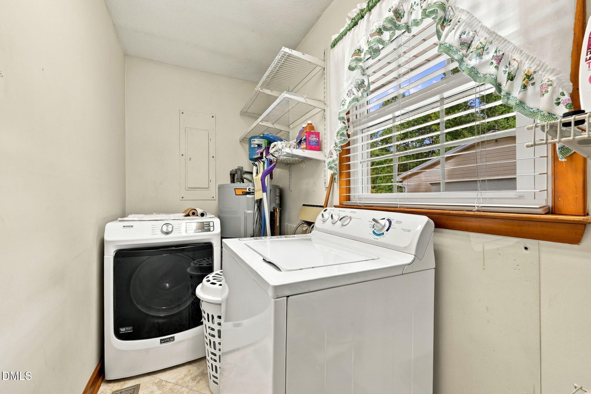 3911 Holder Road Property Photo 31