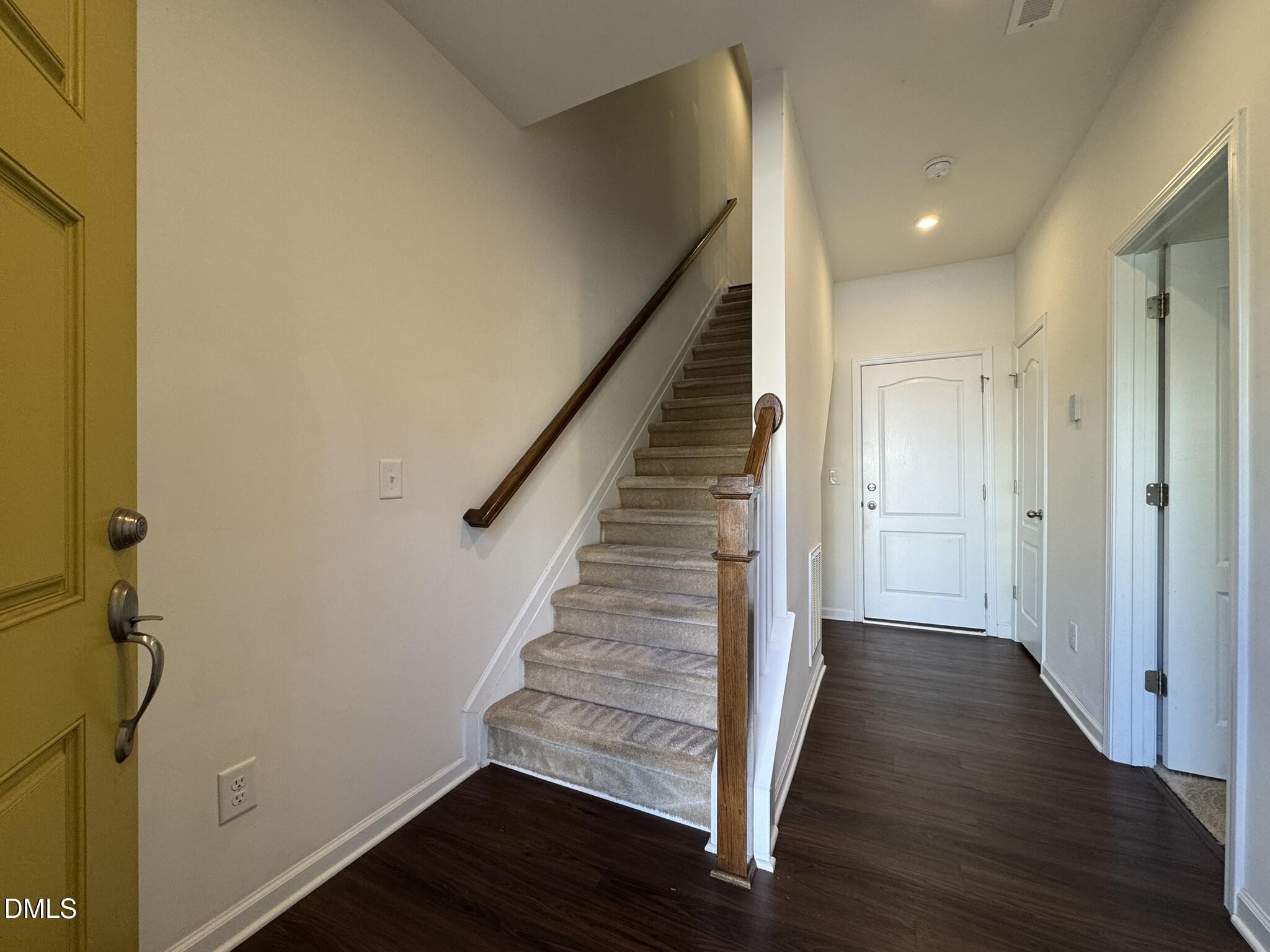1046 Salt Glaze Lane Property Photo 3
