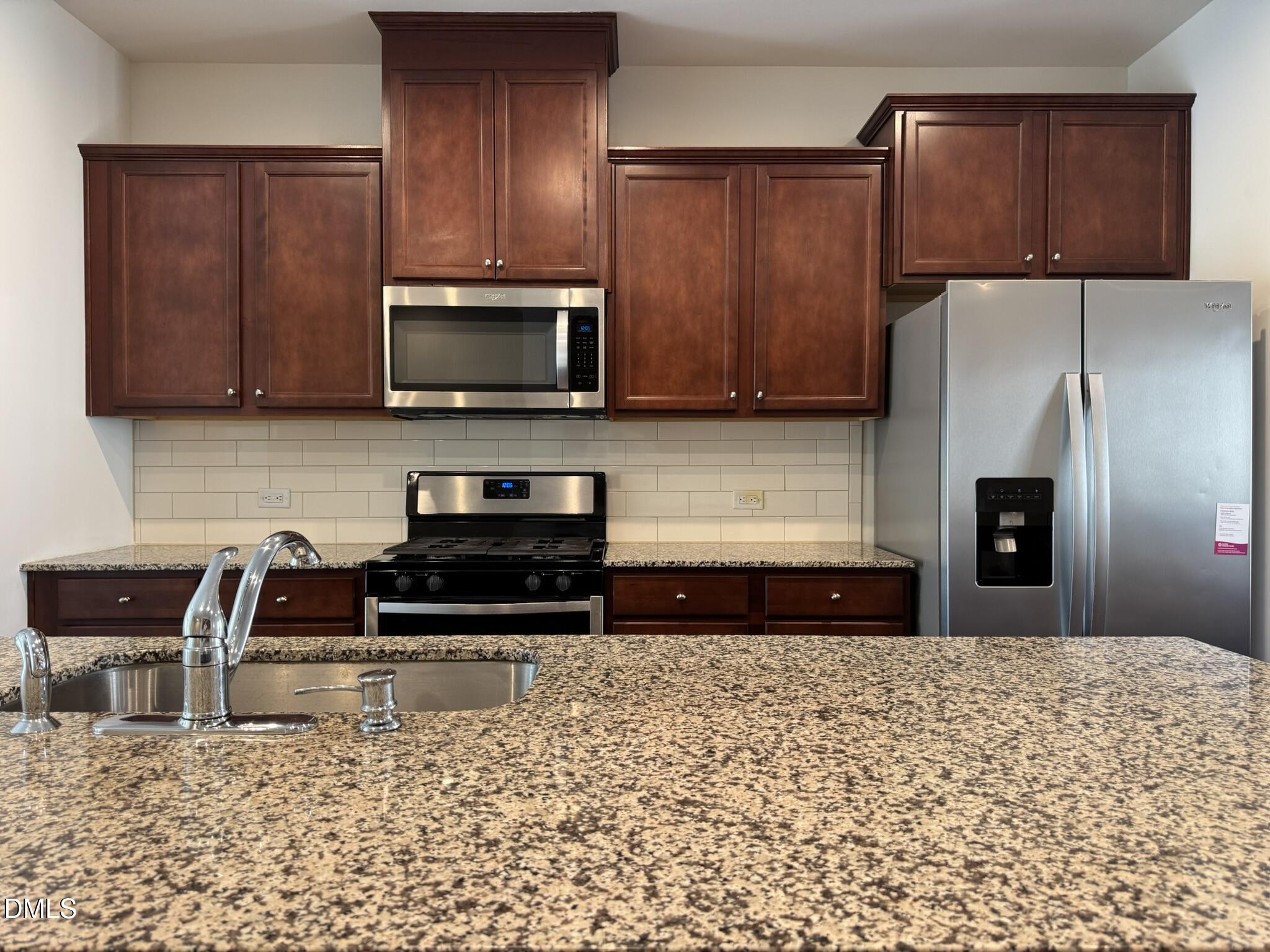 1046 Salt Glaze Lane Property Photo 8