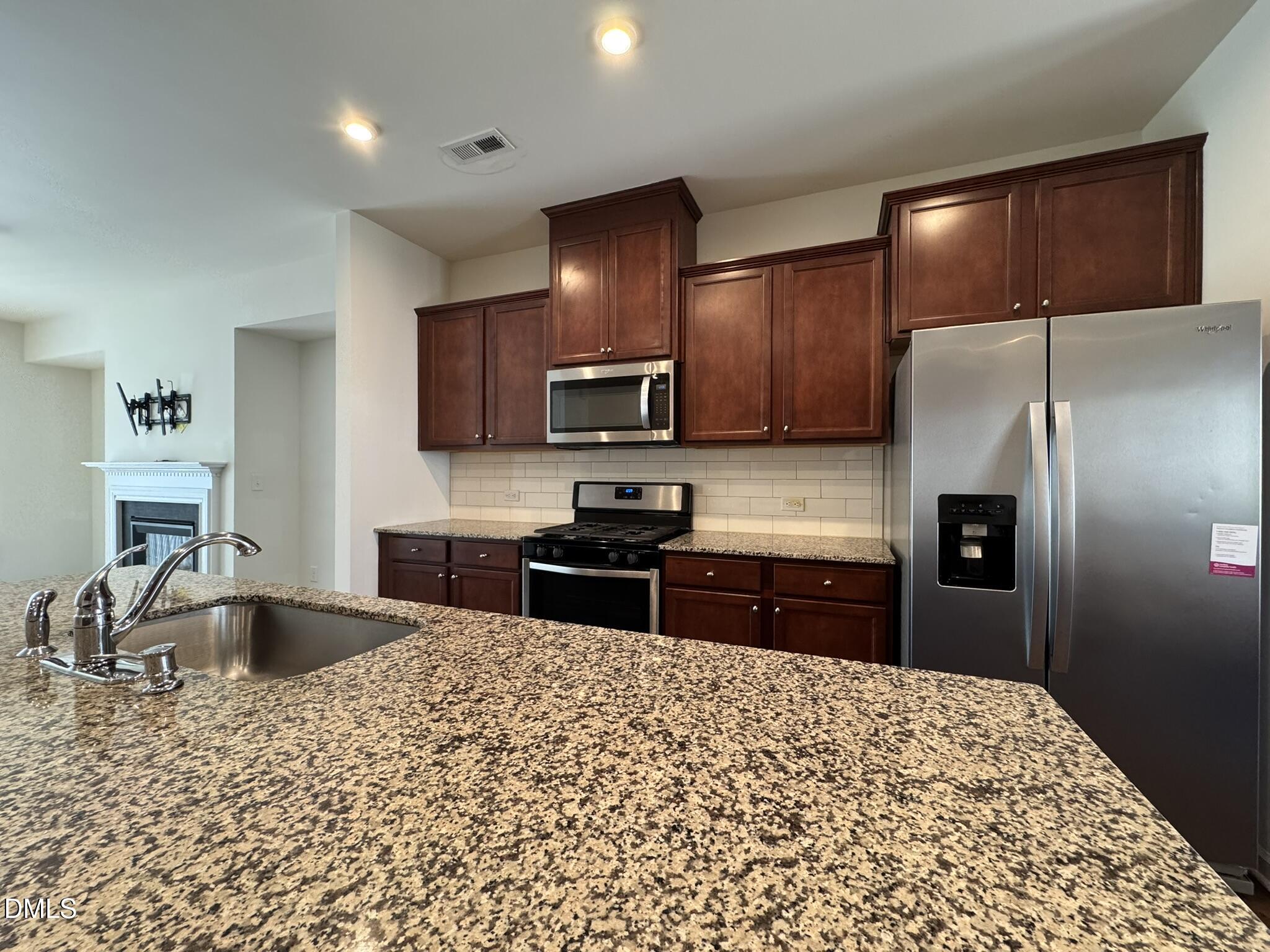 1046 Salt Glaze Lane Property Photo 9