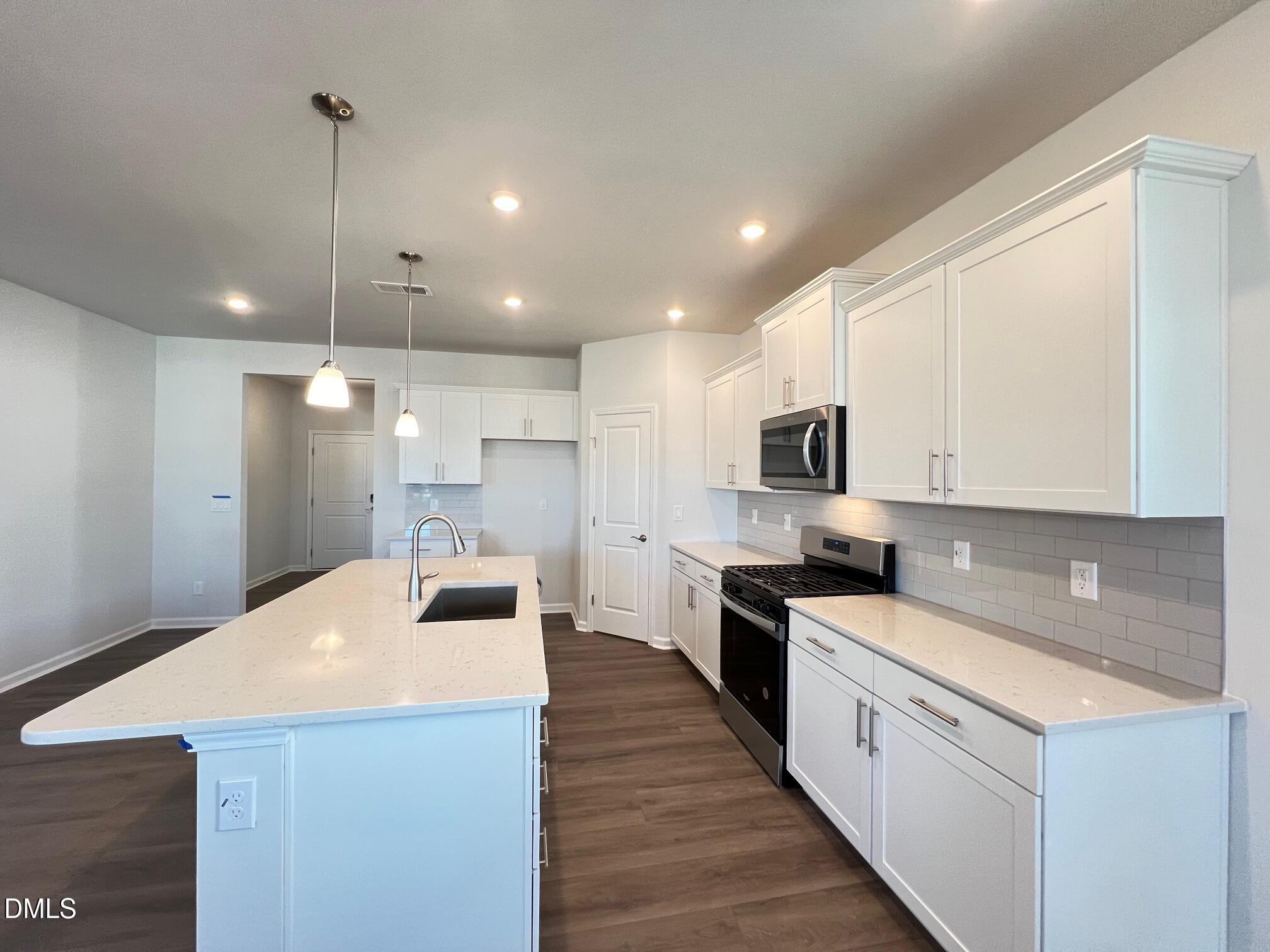 1312 Hollyview Avenue Property Photo 4