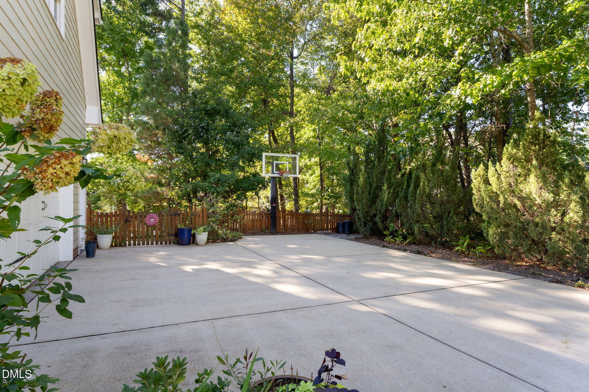 2404 Thurrock Drive Property Photo 35