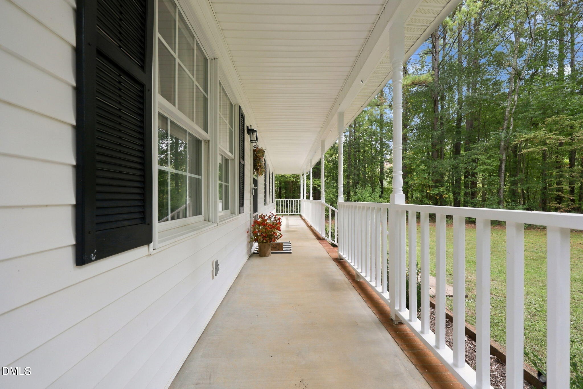 5822 Mill Pointe Lane Property Photo 3