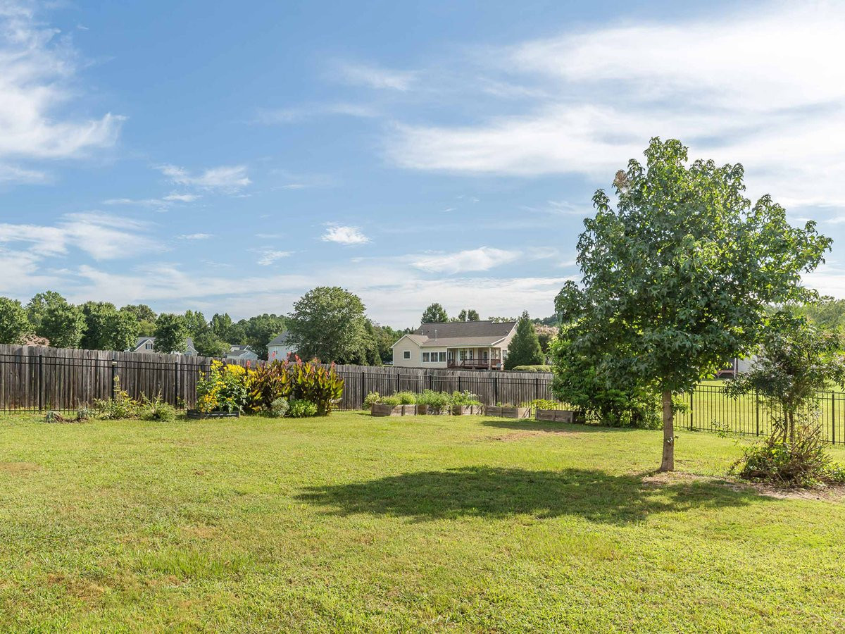 75 Glen Oaks Drive Property Photo 3
