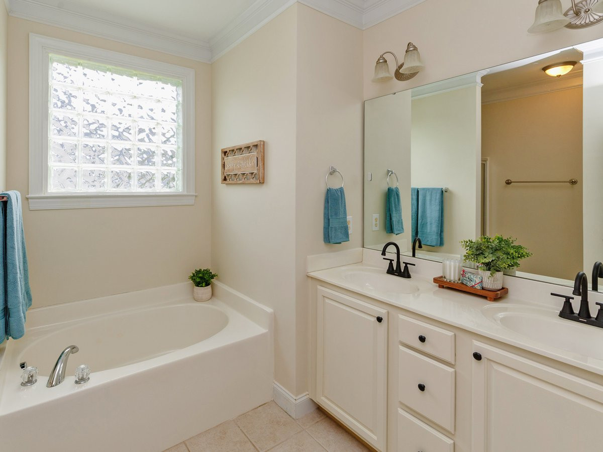 75 Glen Oaks Drive Property Photo 20