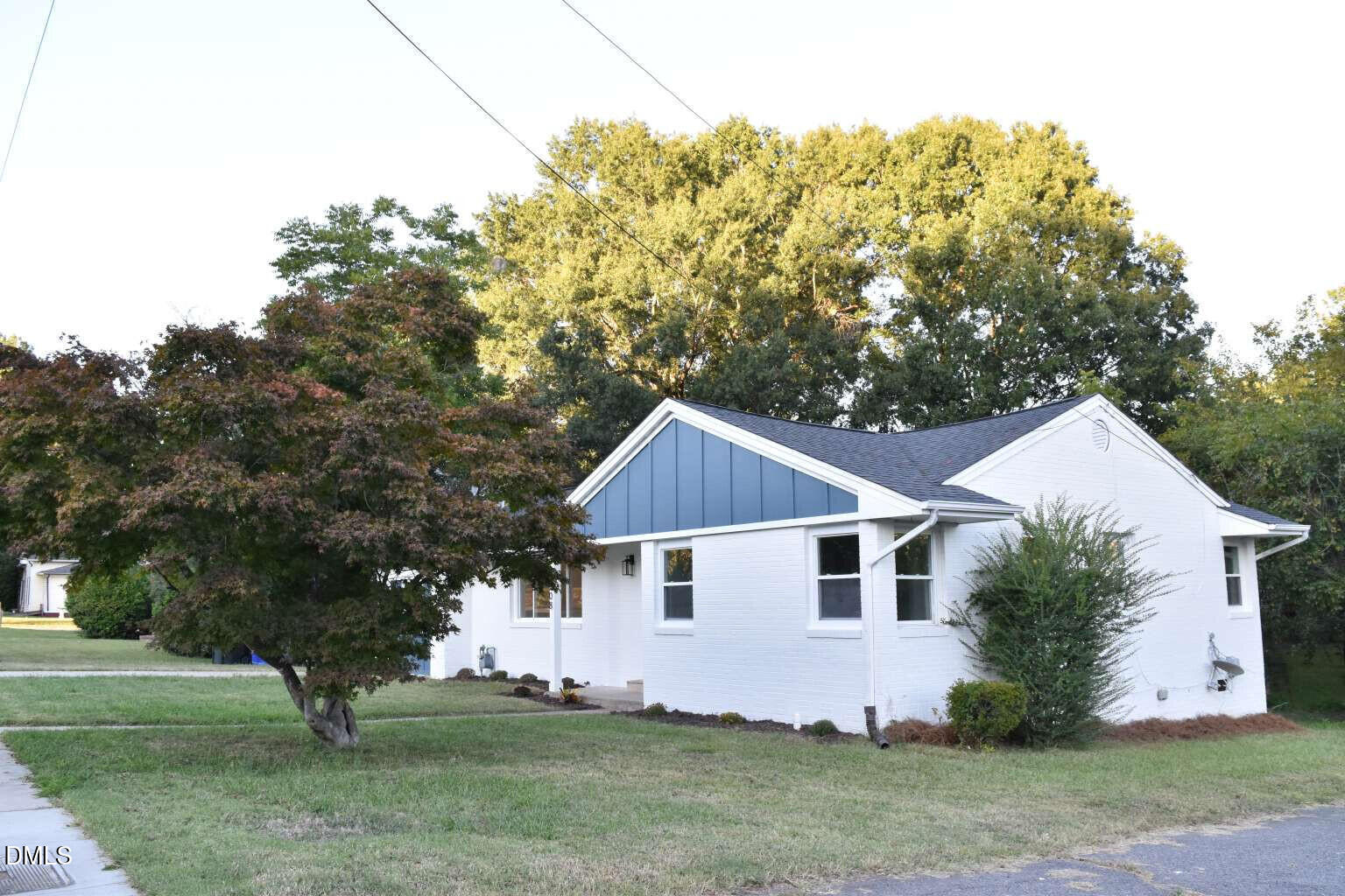 208 S Saint John Street Property Photo 3