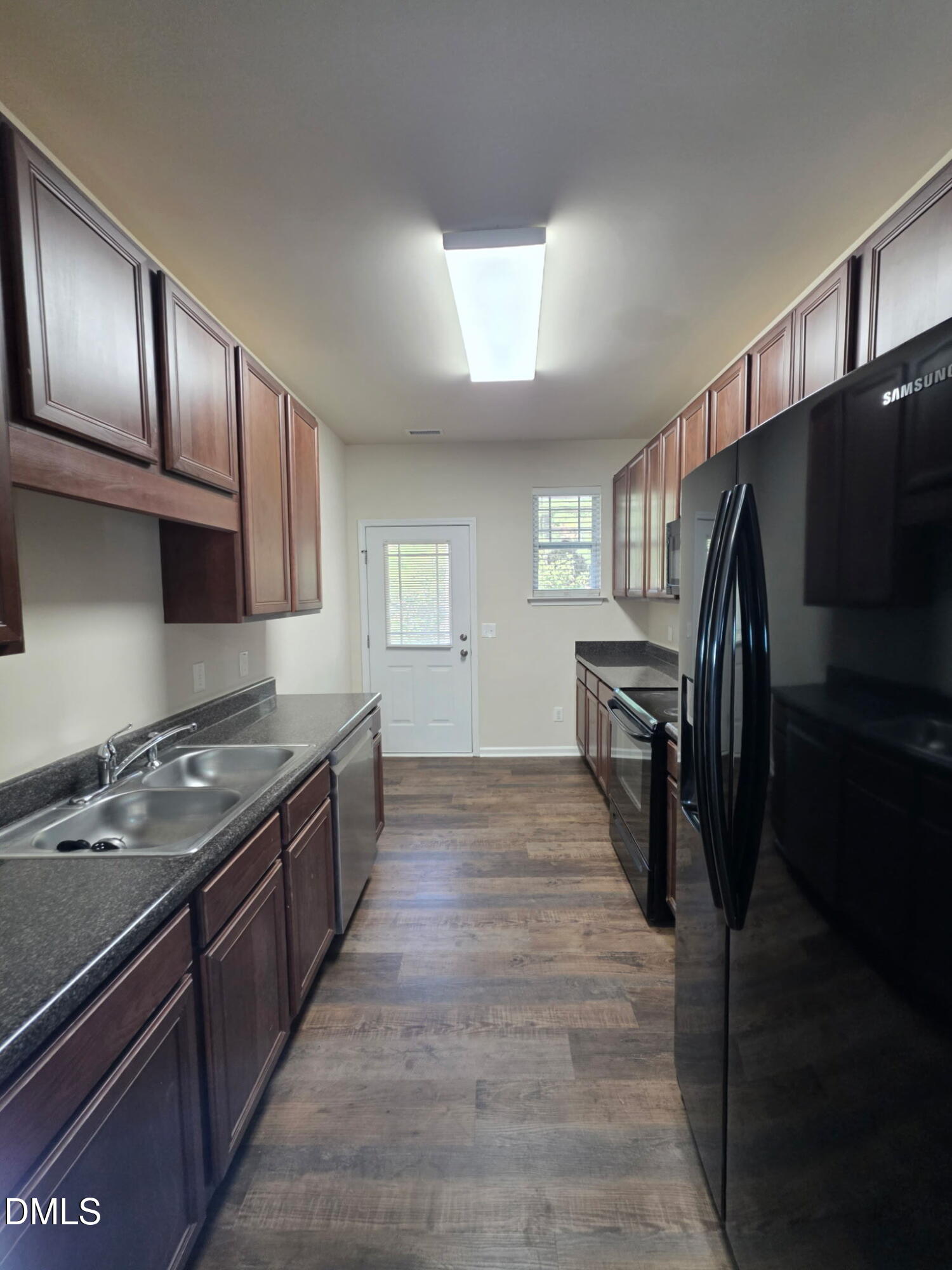 806 Carpenter Glenn Drive Property Photo 4