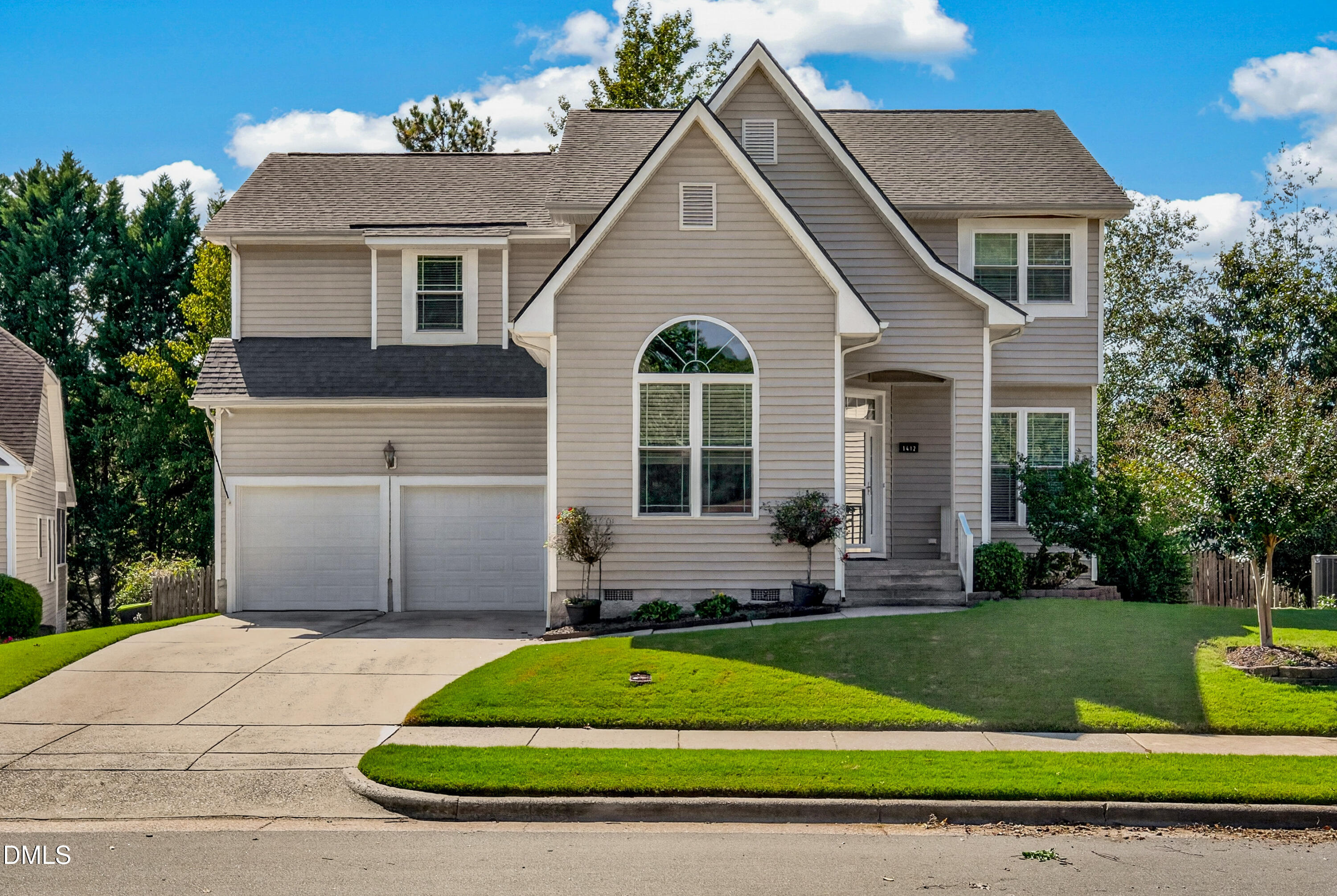 1412 Willow Leaf Way Property Photo 1