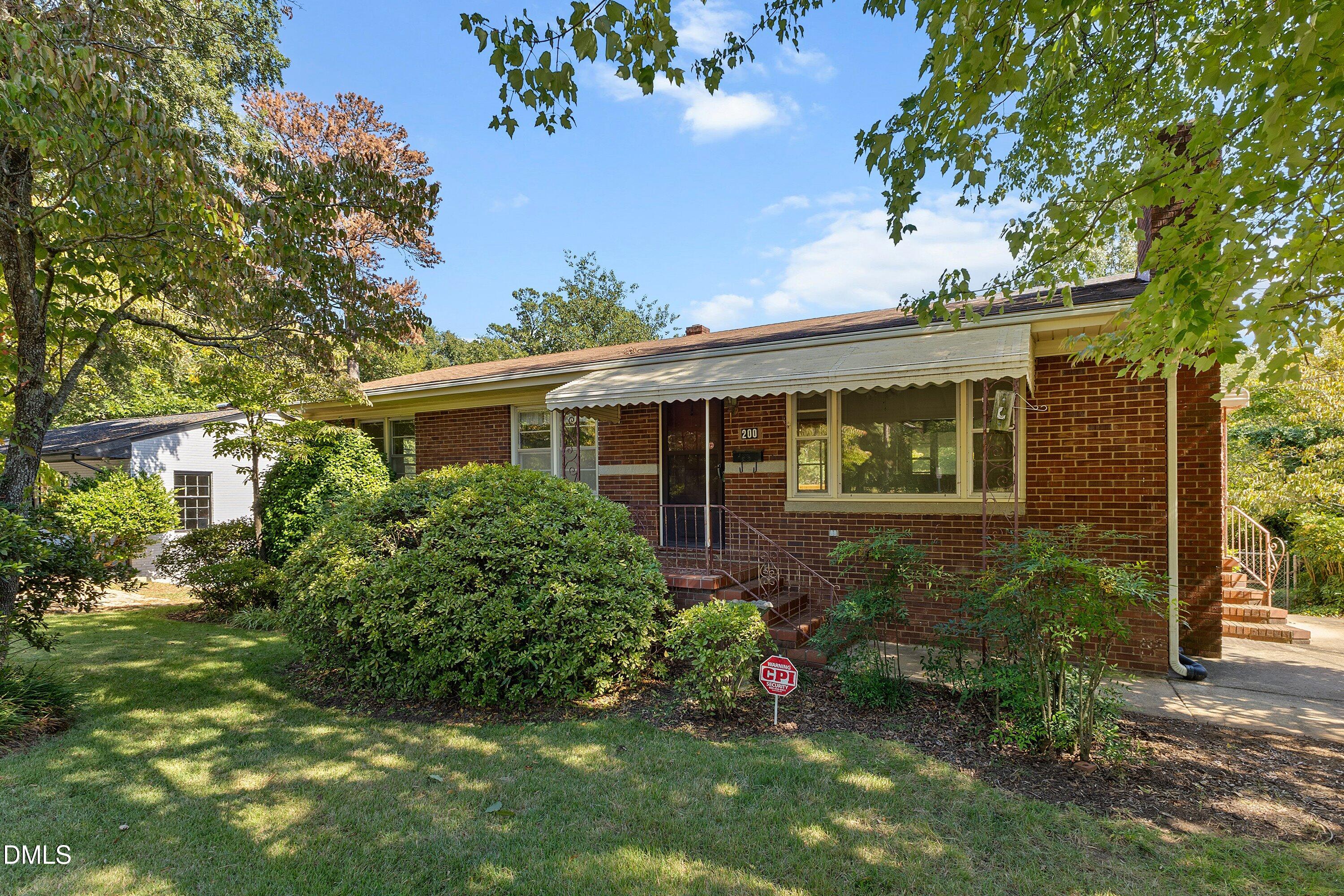 200 Avery Street Property Photo 1