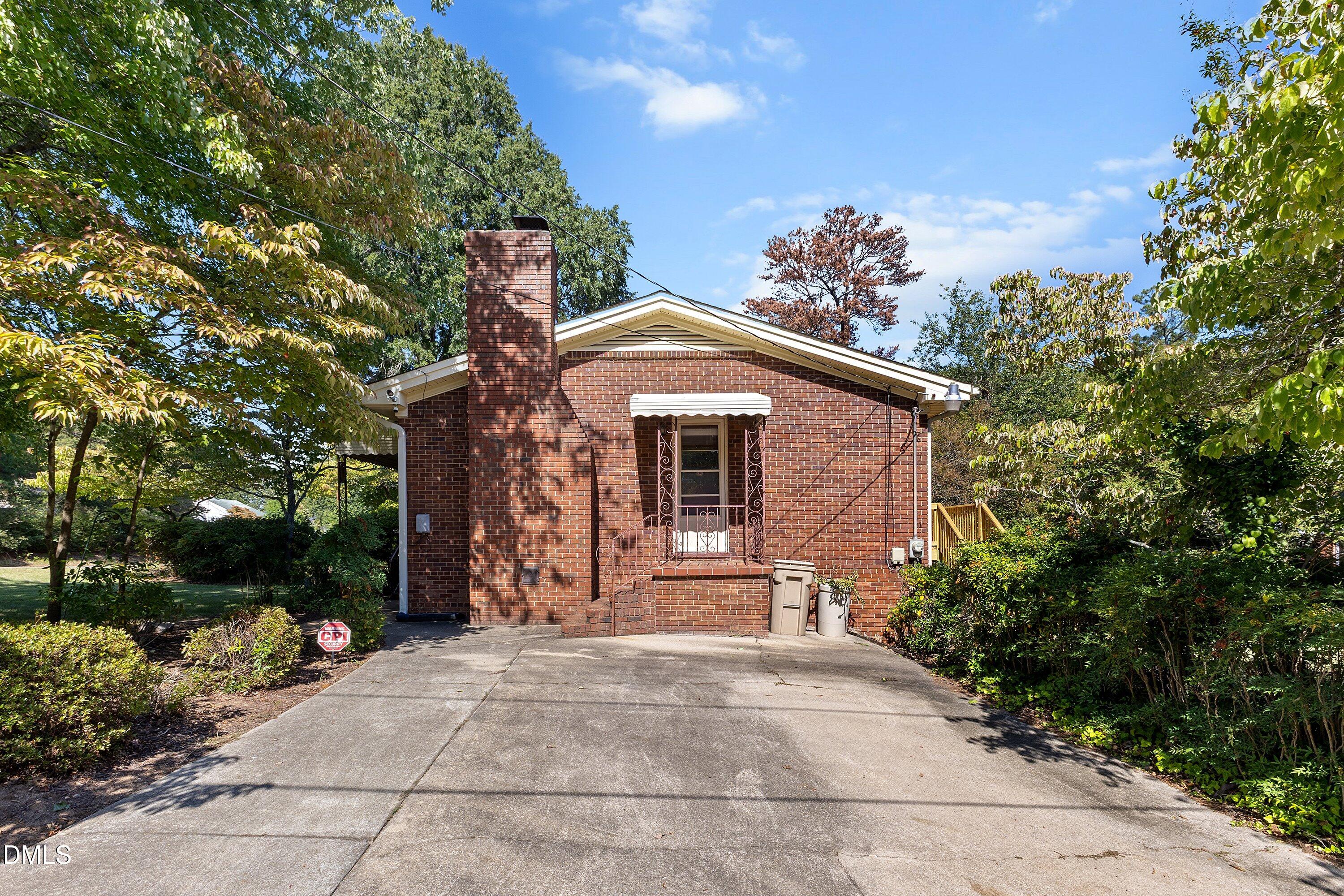 200 Avery Street Property Photo 4