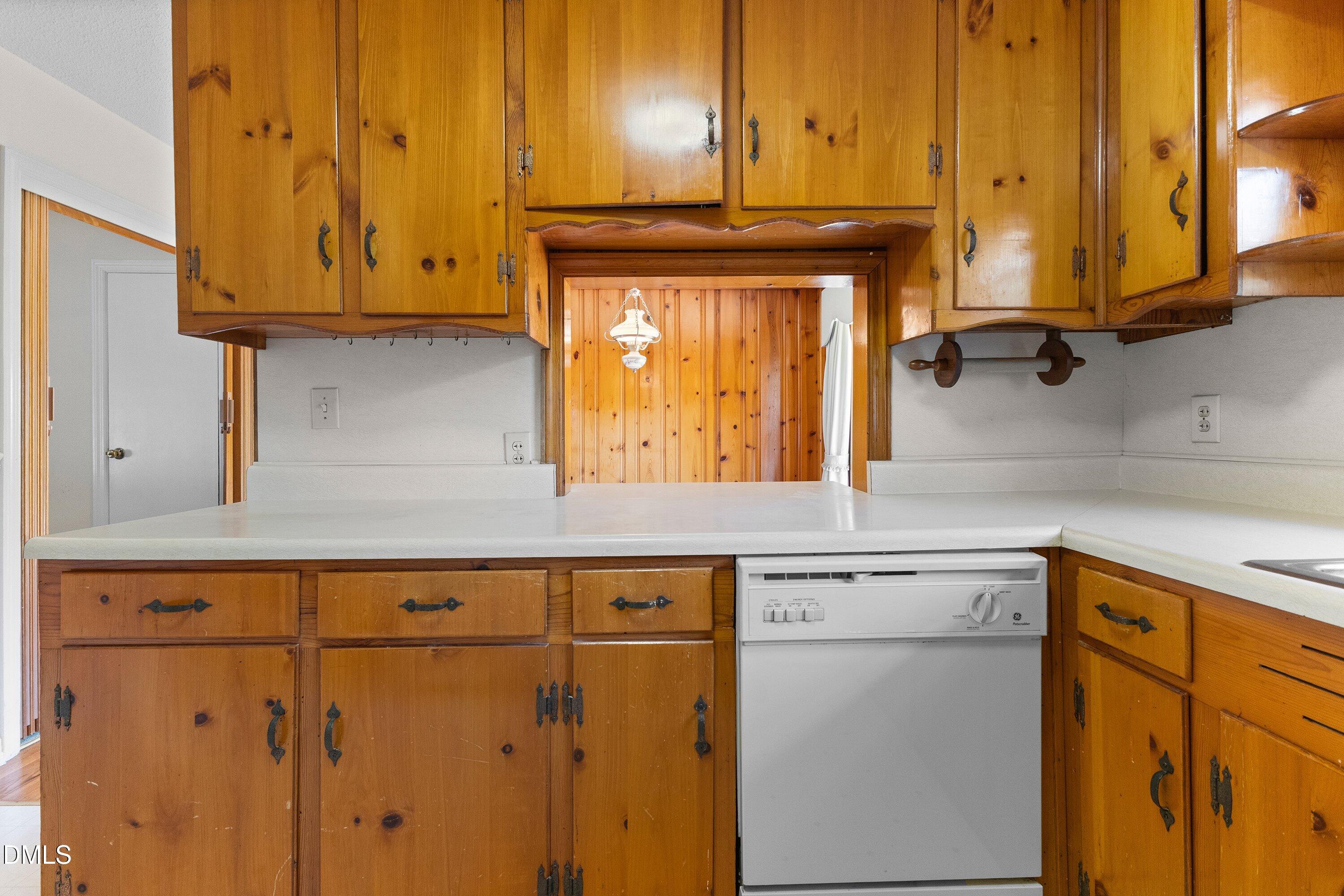 200 Avery Street Property Photo 11