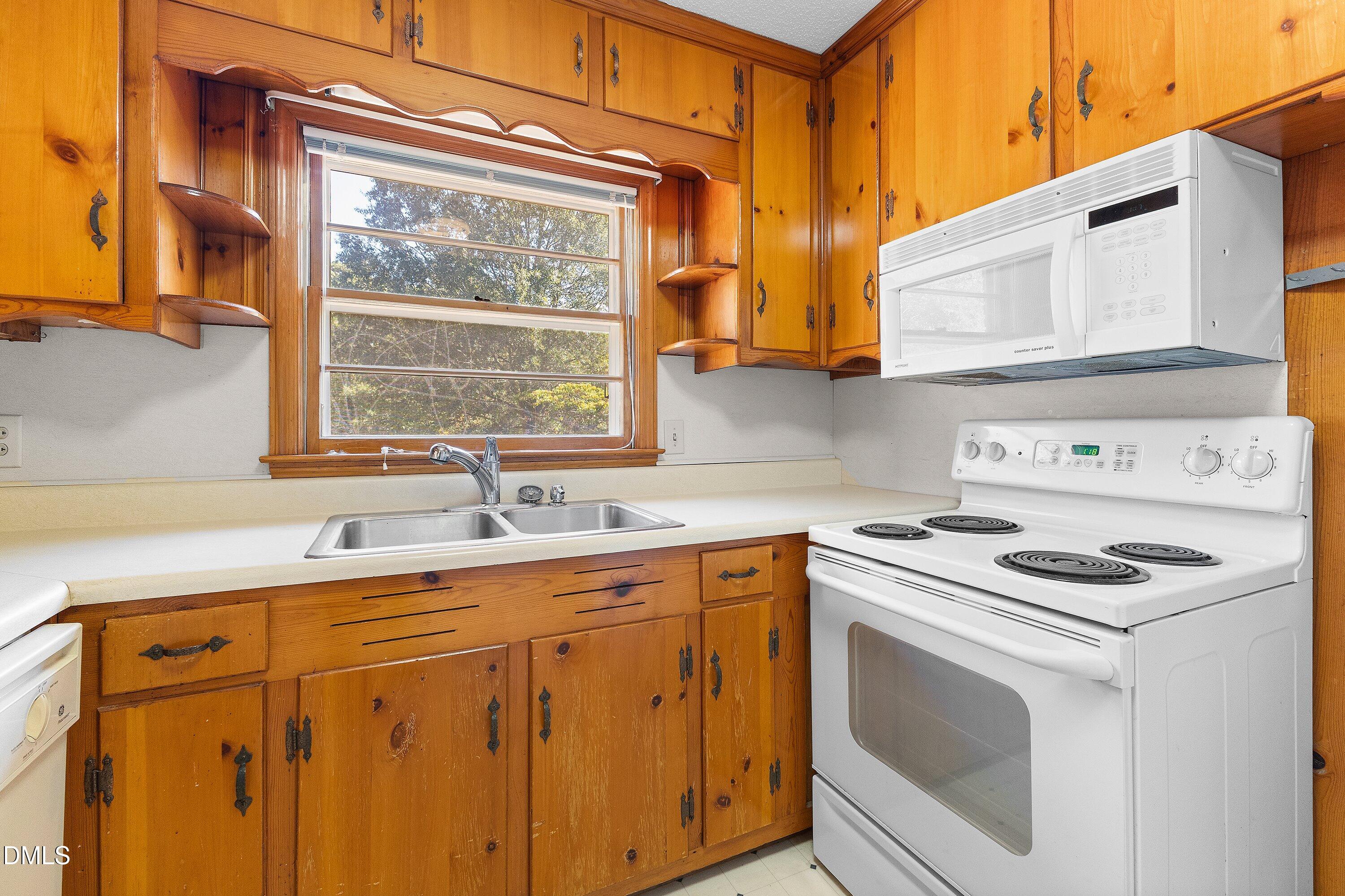 200 Avery Street Property Photo 12