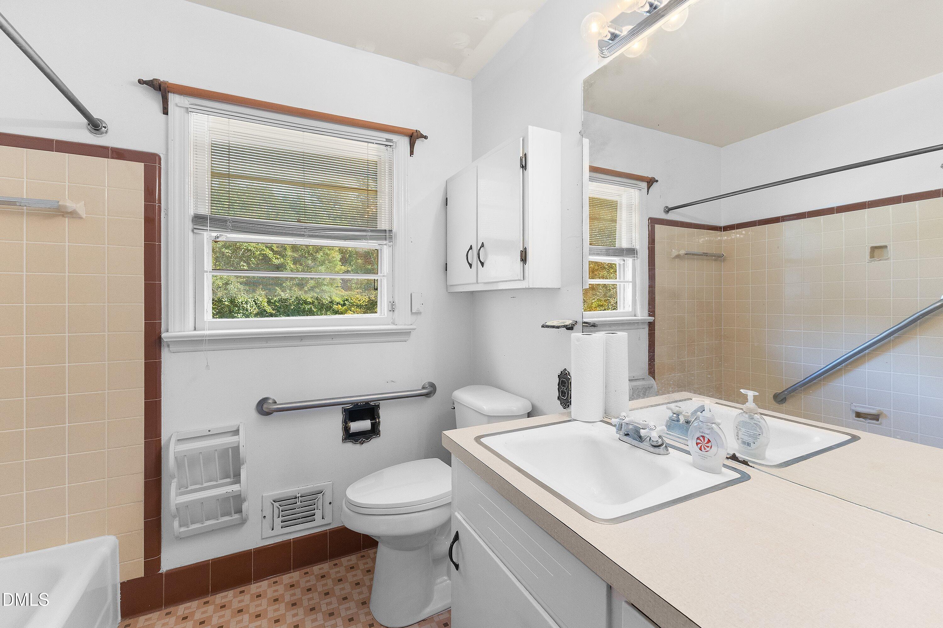 200 Avery Street Property Photo 18