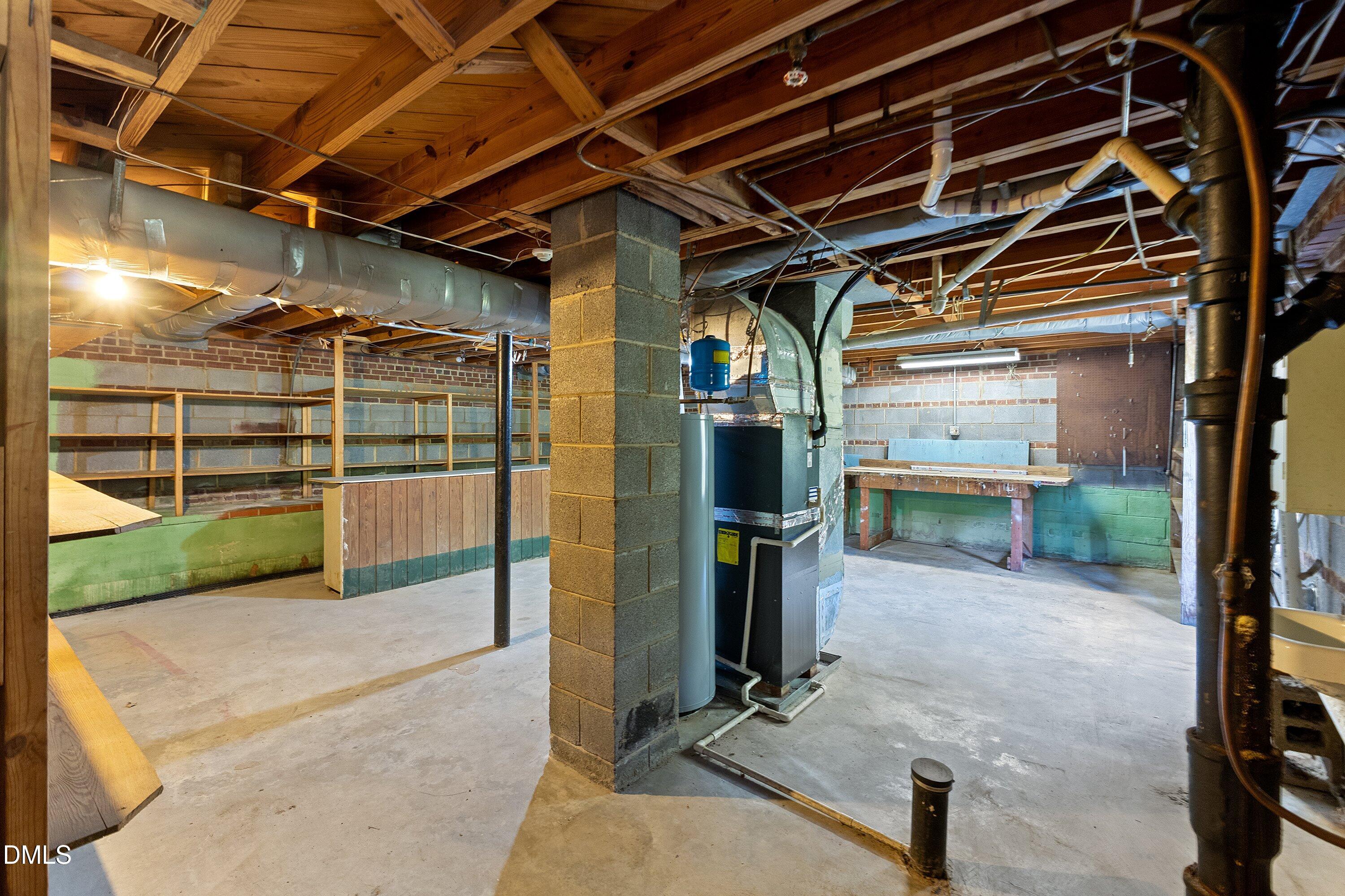 200 Avery Street Property Photo 22