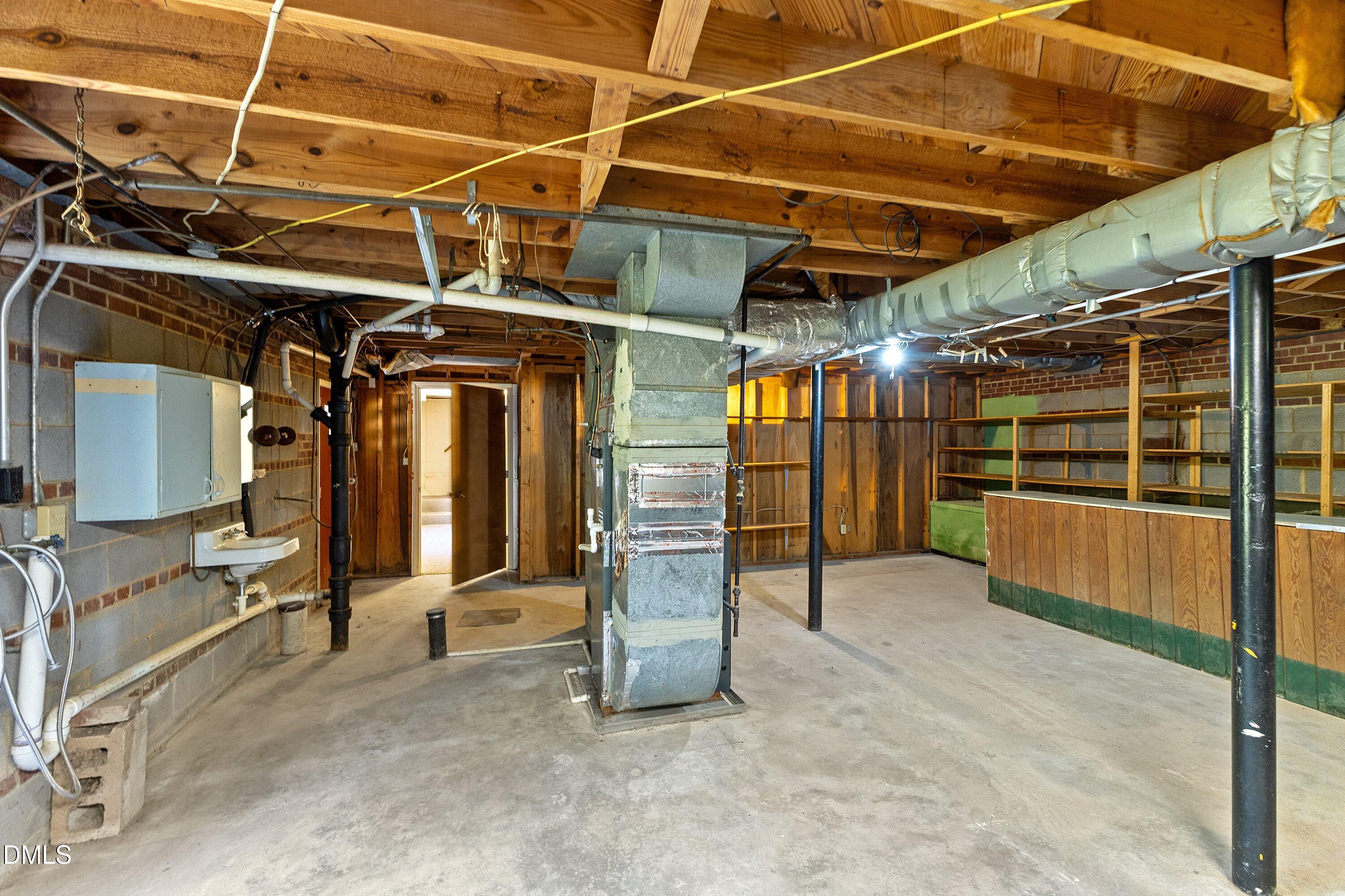 200 Avery Street Property Photo 23