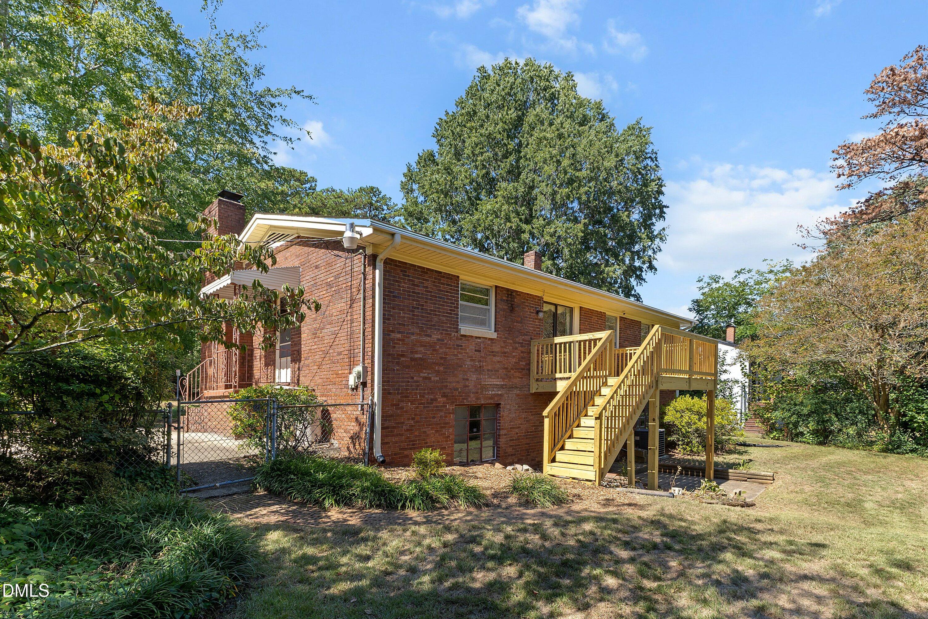 200 Avery Street Property Photo 29