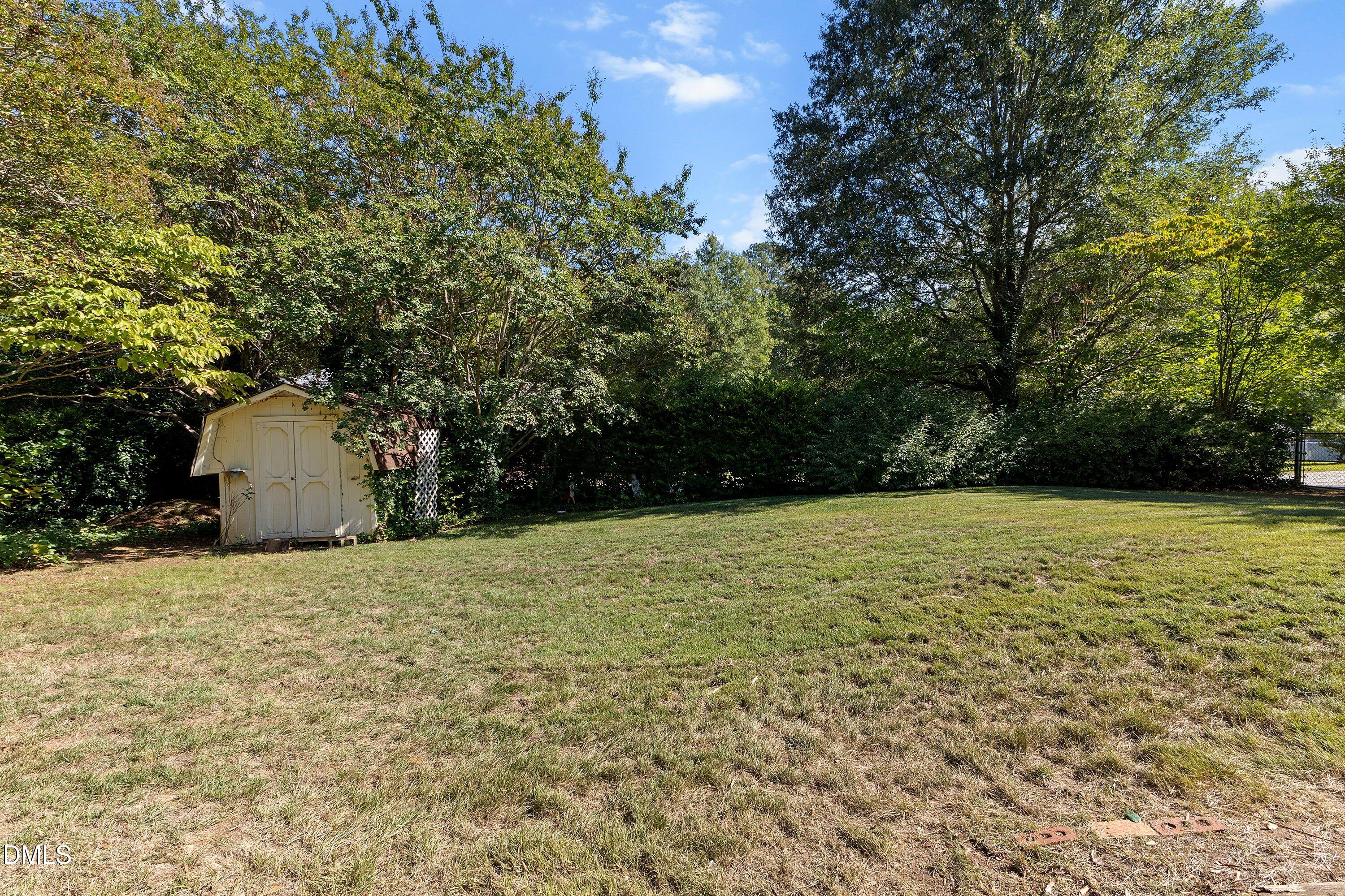 200 Avery Street Property Photo 30