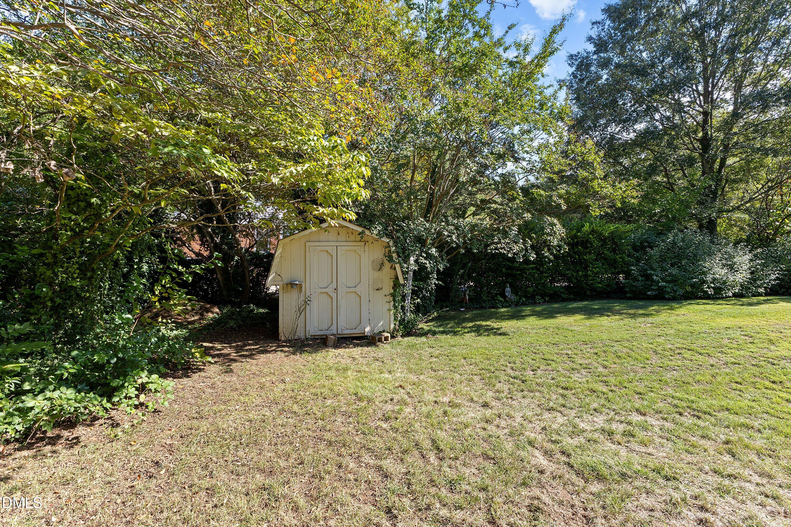 200 Avery Street Property Photo 31