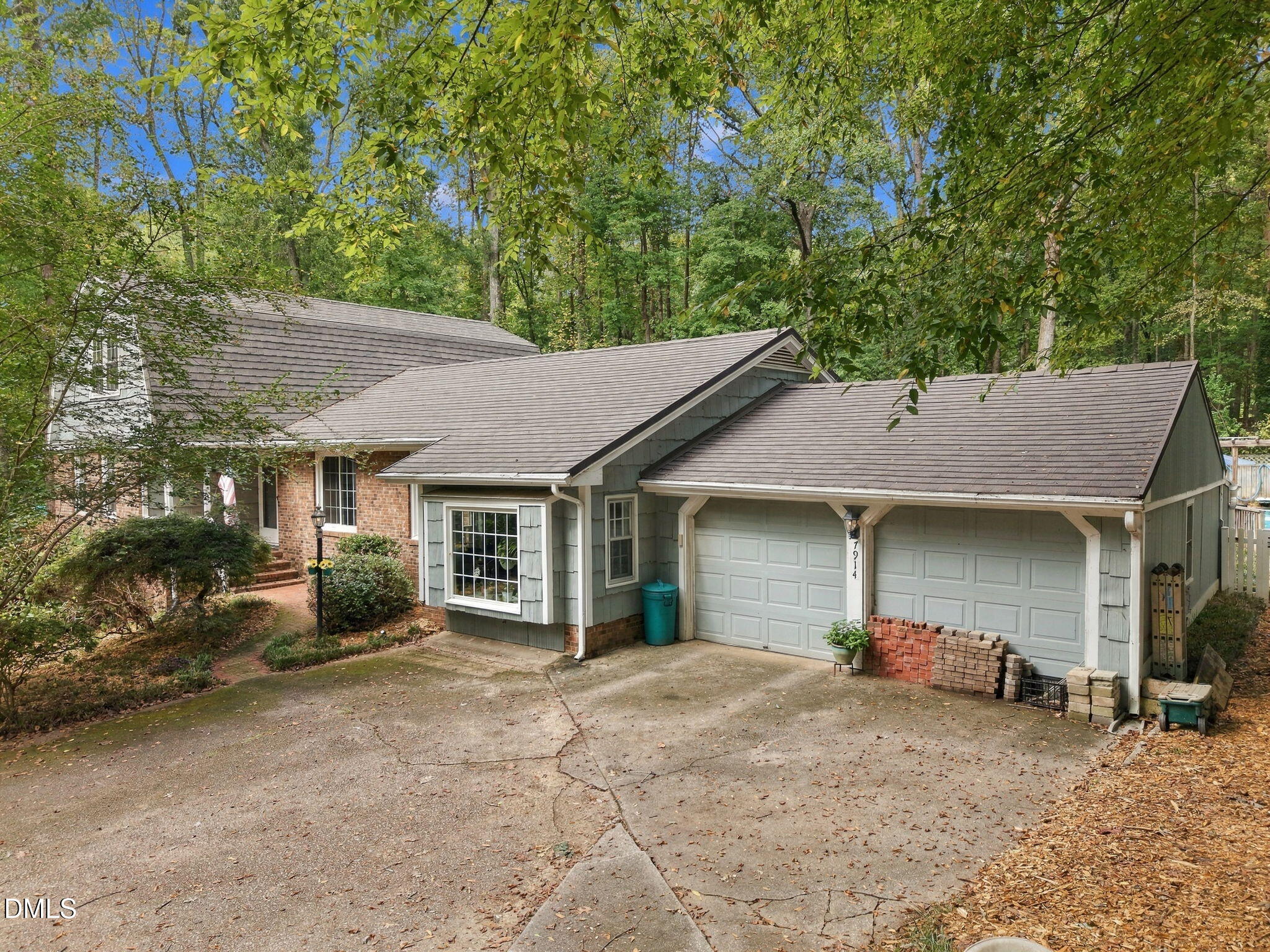 7914 Belgium Drive Property Photo 2