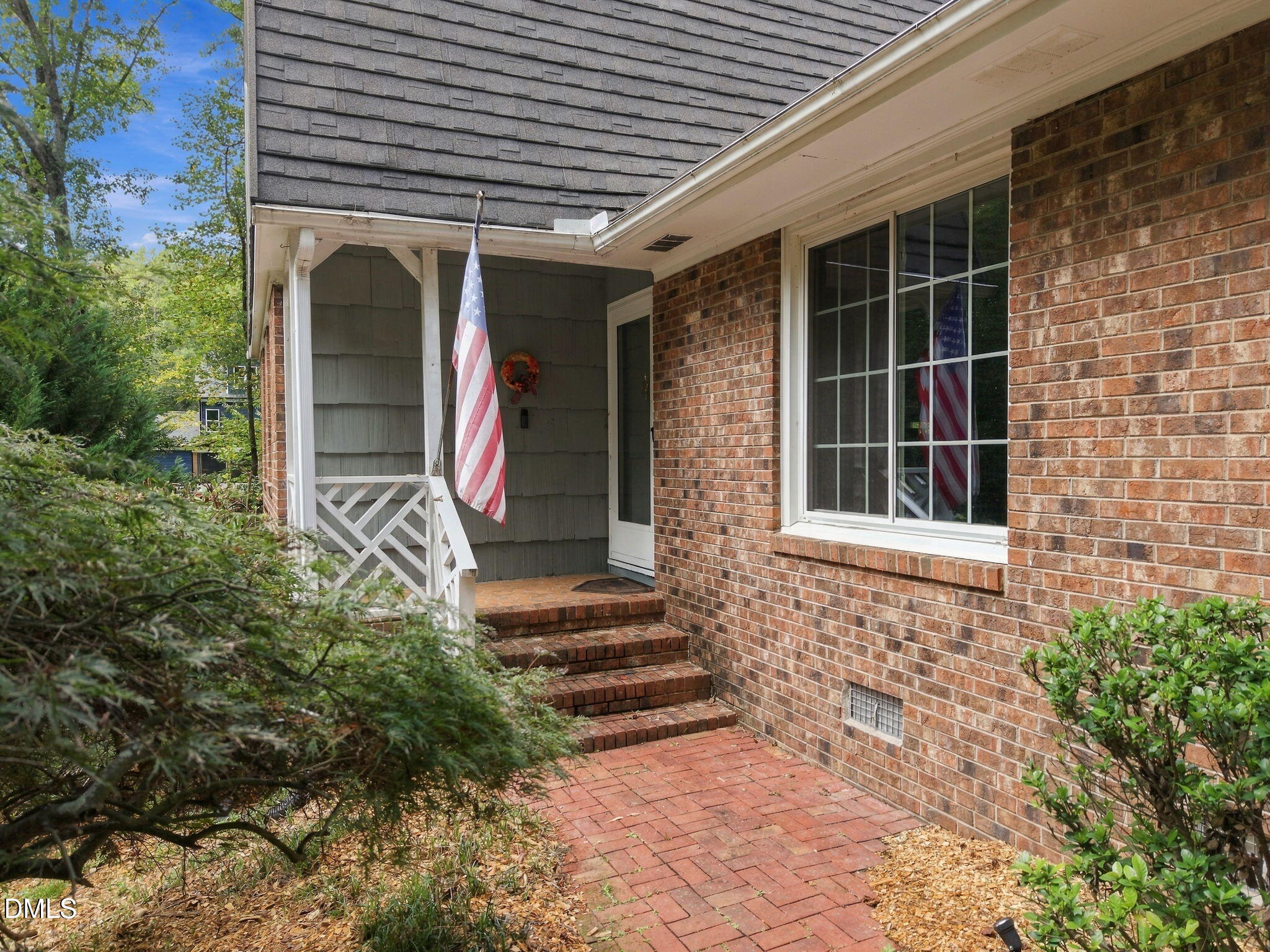 7914 Belgium Drive Property Photo 3