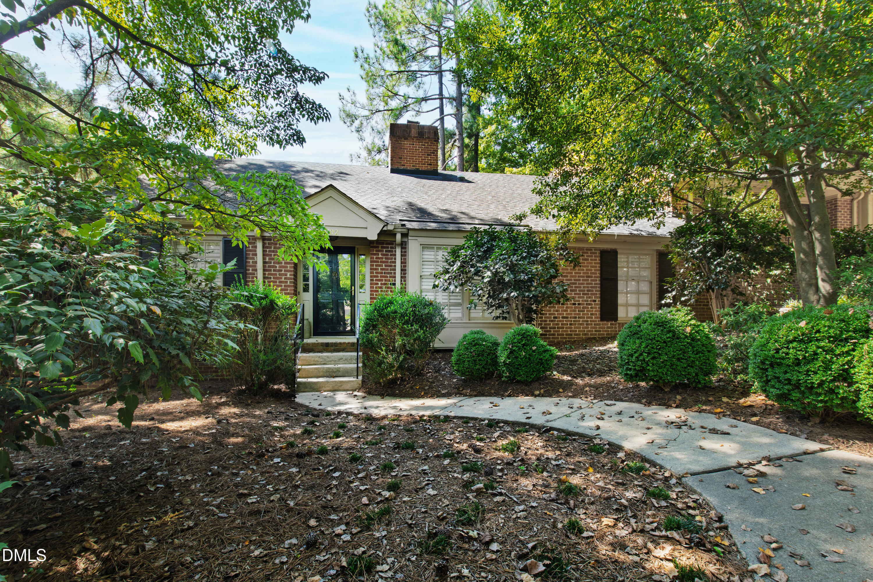 1002 Blenheim Drive Property Photo 1