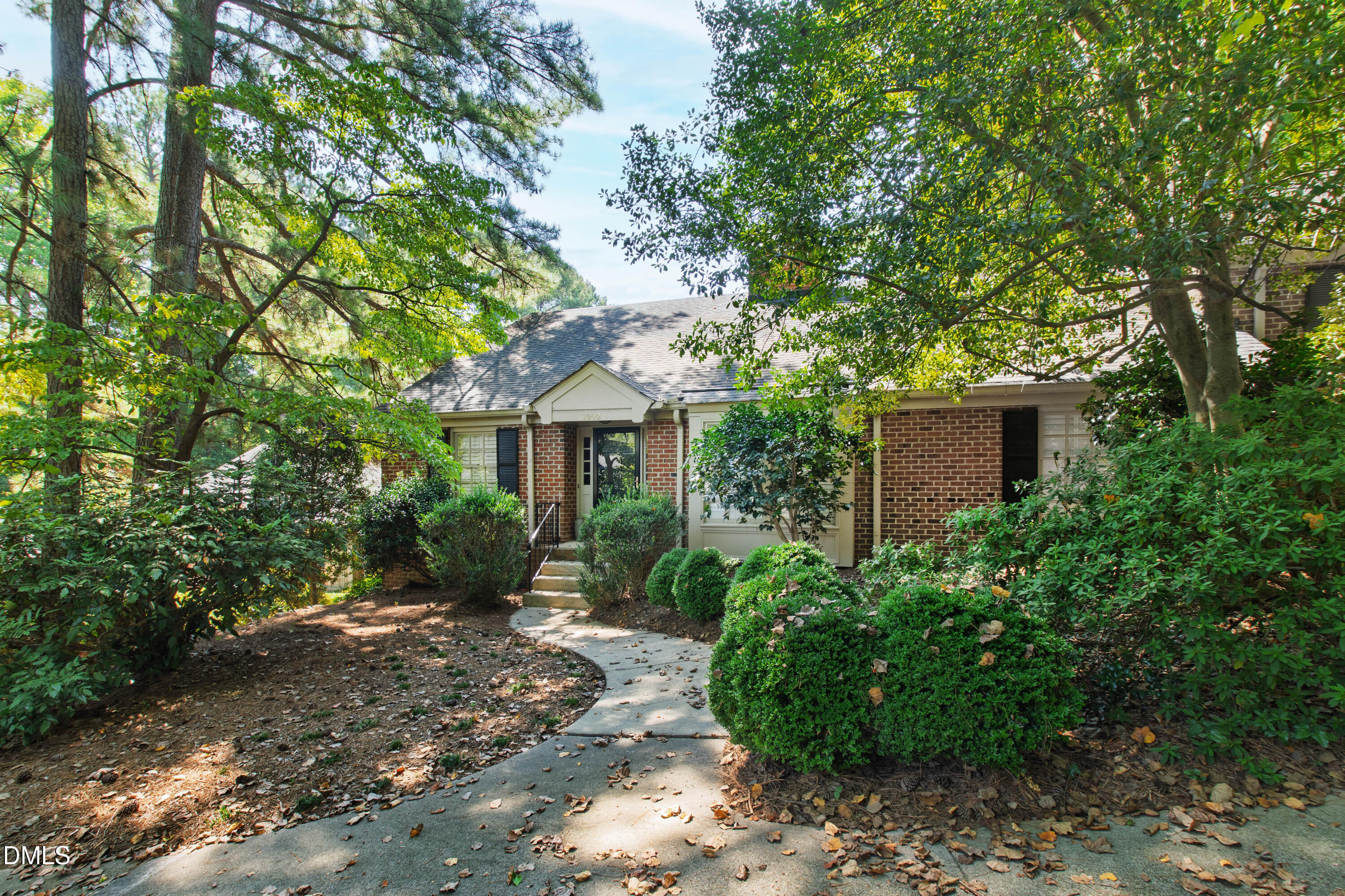 1002 Blenheim Drive Property Photo 3