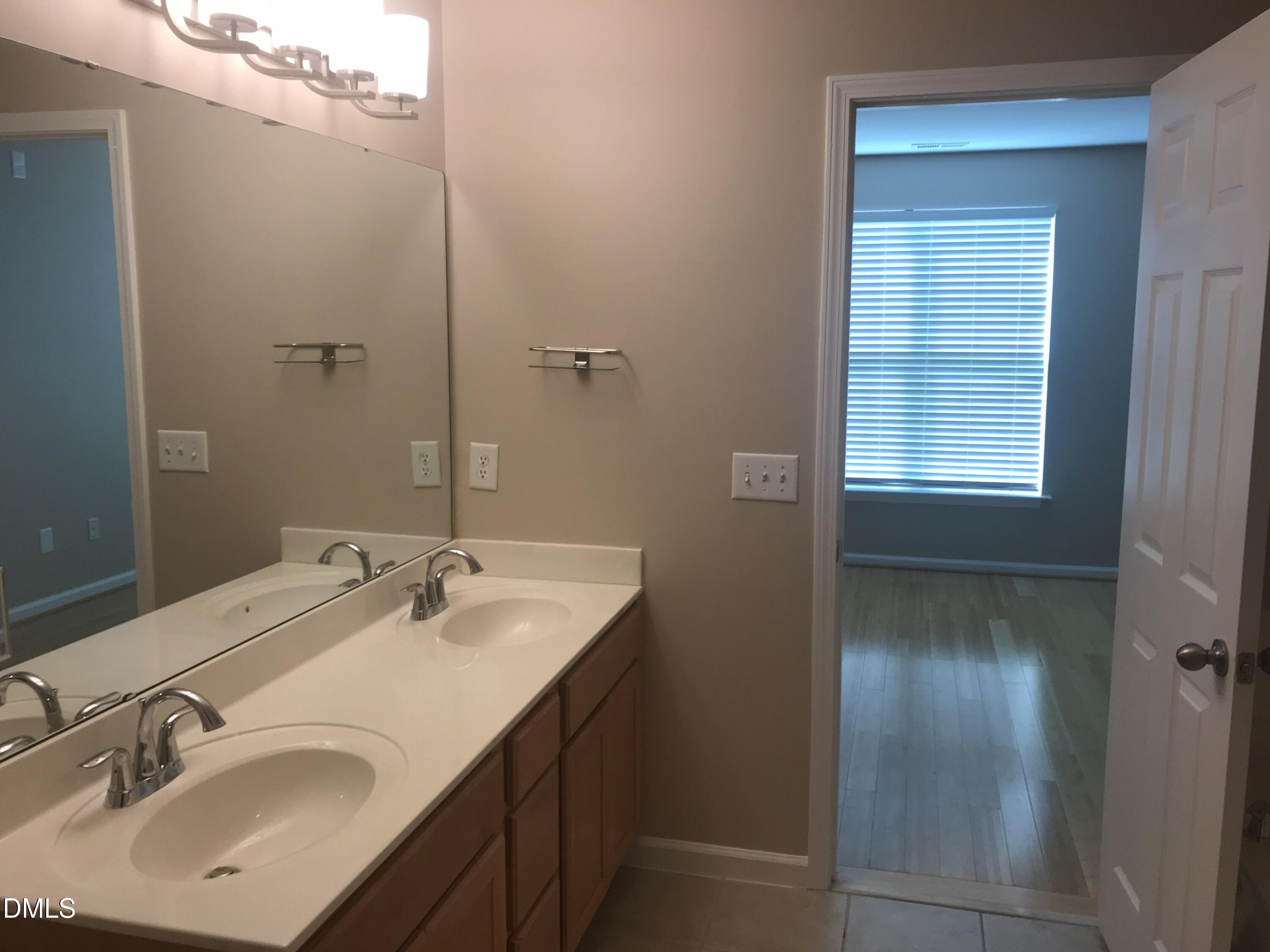 9807 Castain Drive Property Photo 15
