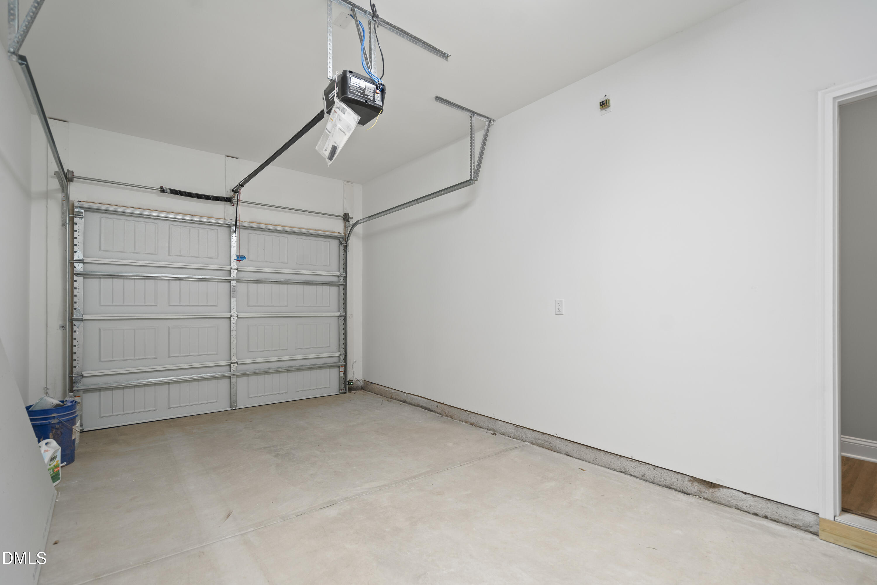 412 Meridian Crossing Property Photo 14