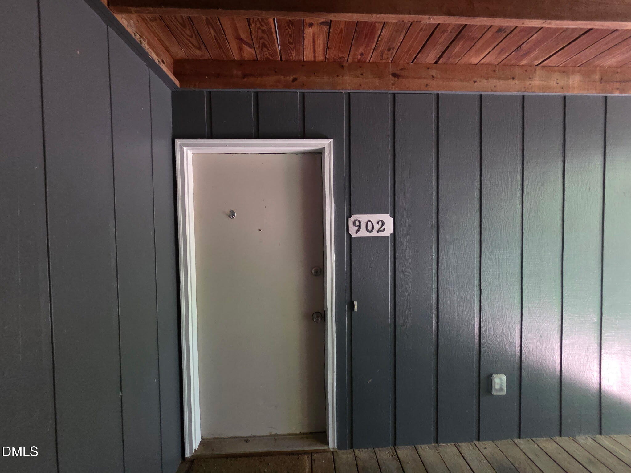 902 W Chatham Street Property Photo 2
