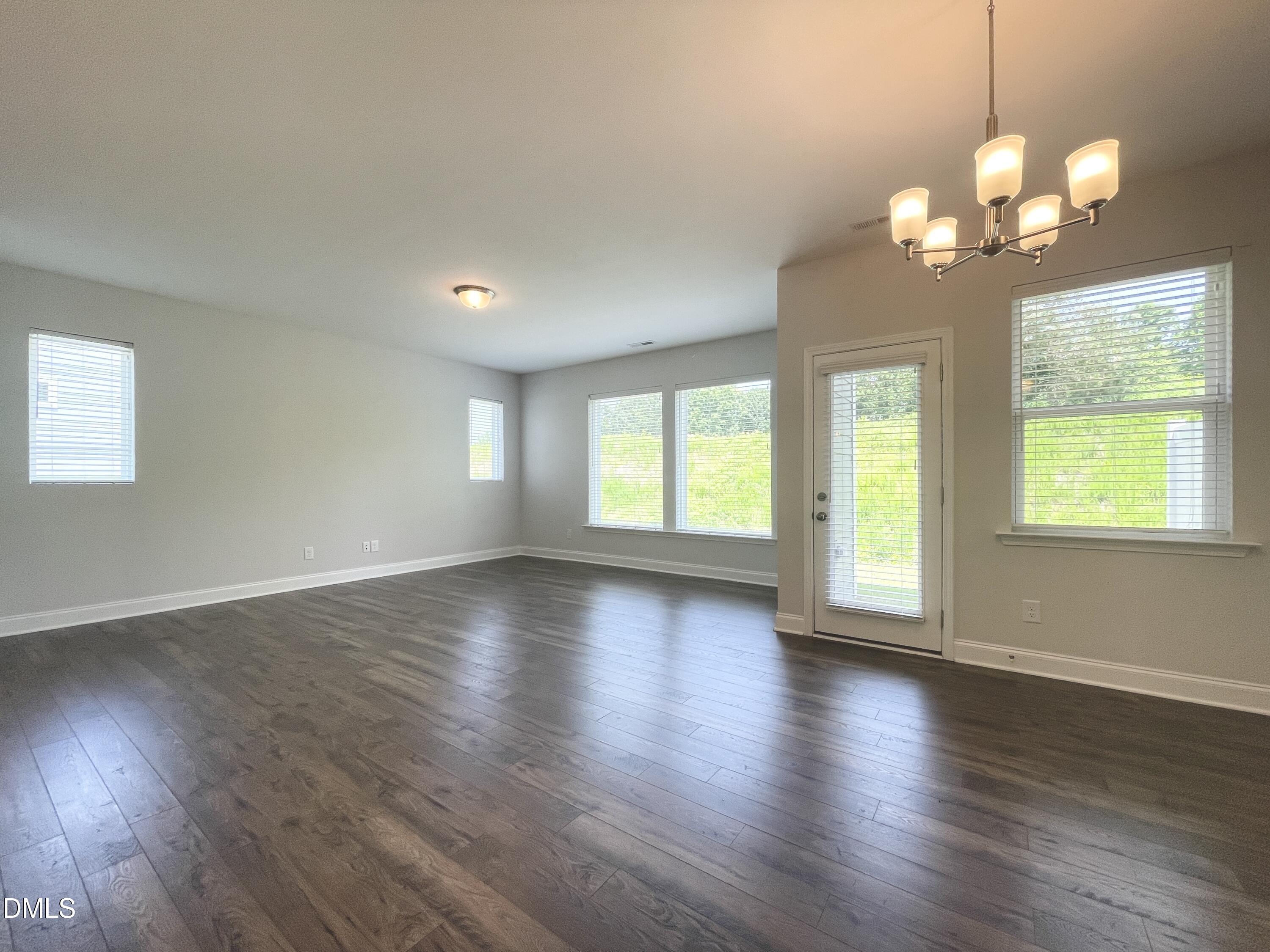 238 Deardom Way Property Photo 3