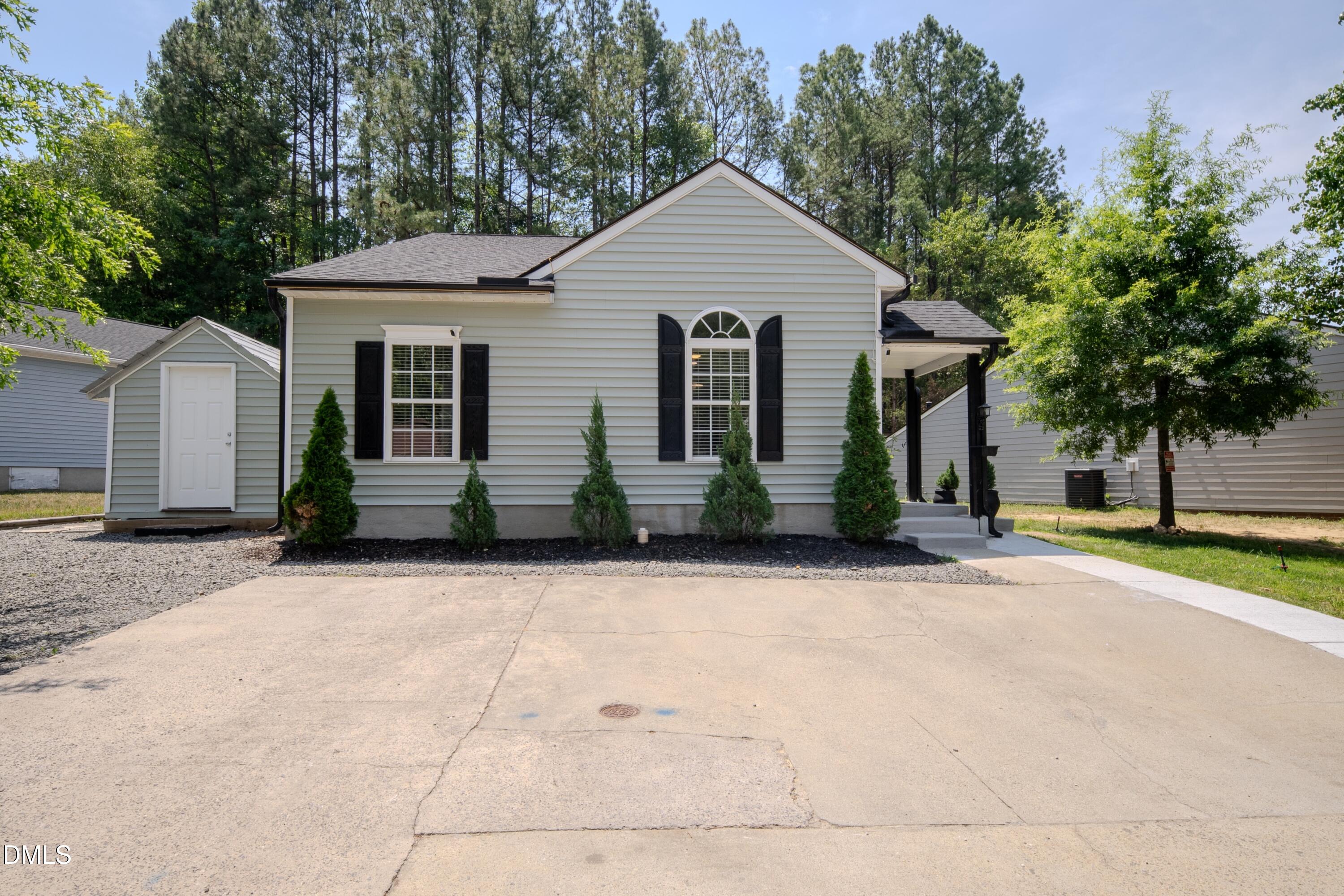 1121 Kendall Drive Property Photo 1