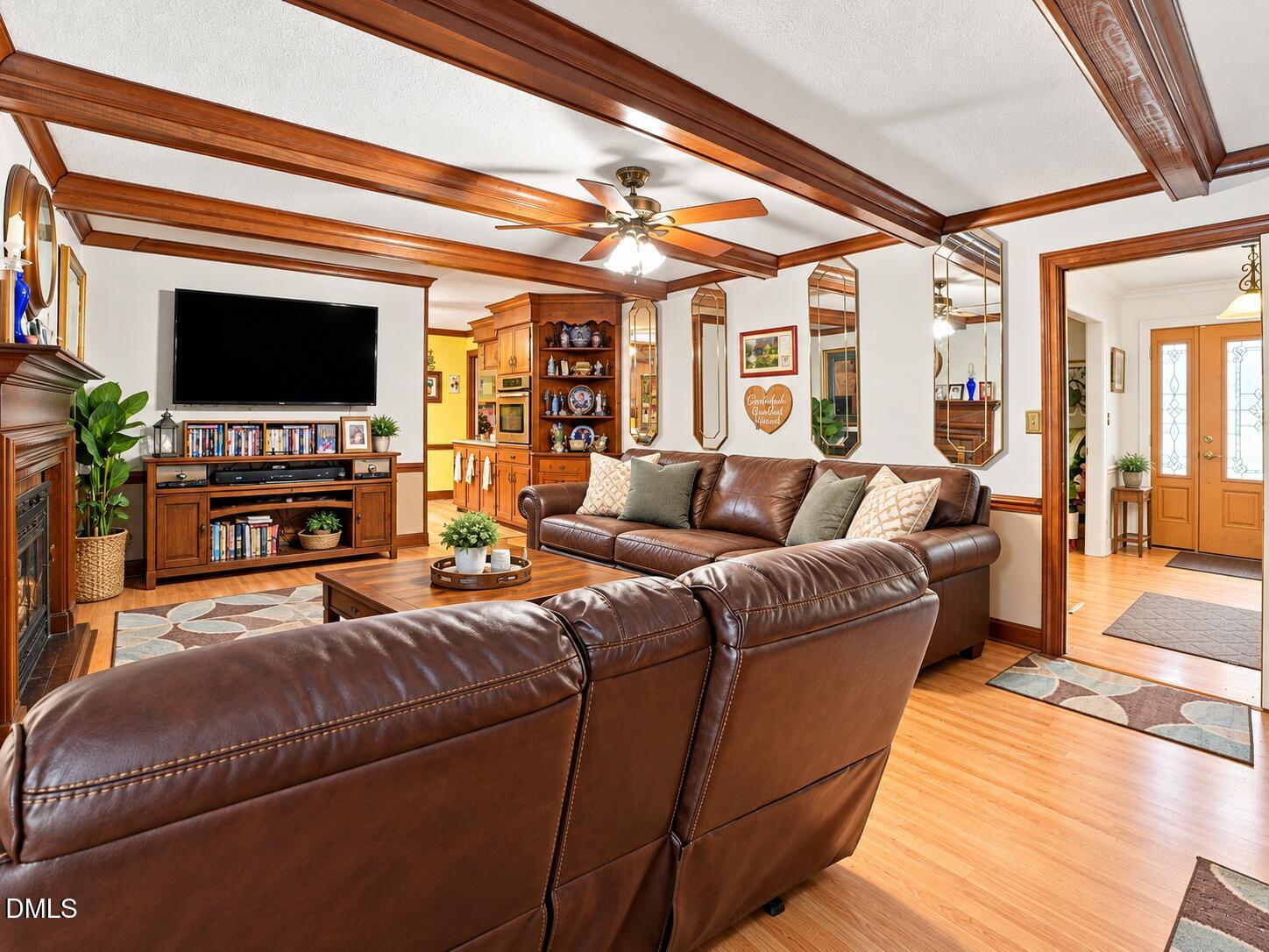 105 Brentwood Drive N Property Photo 3