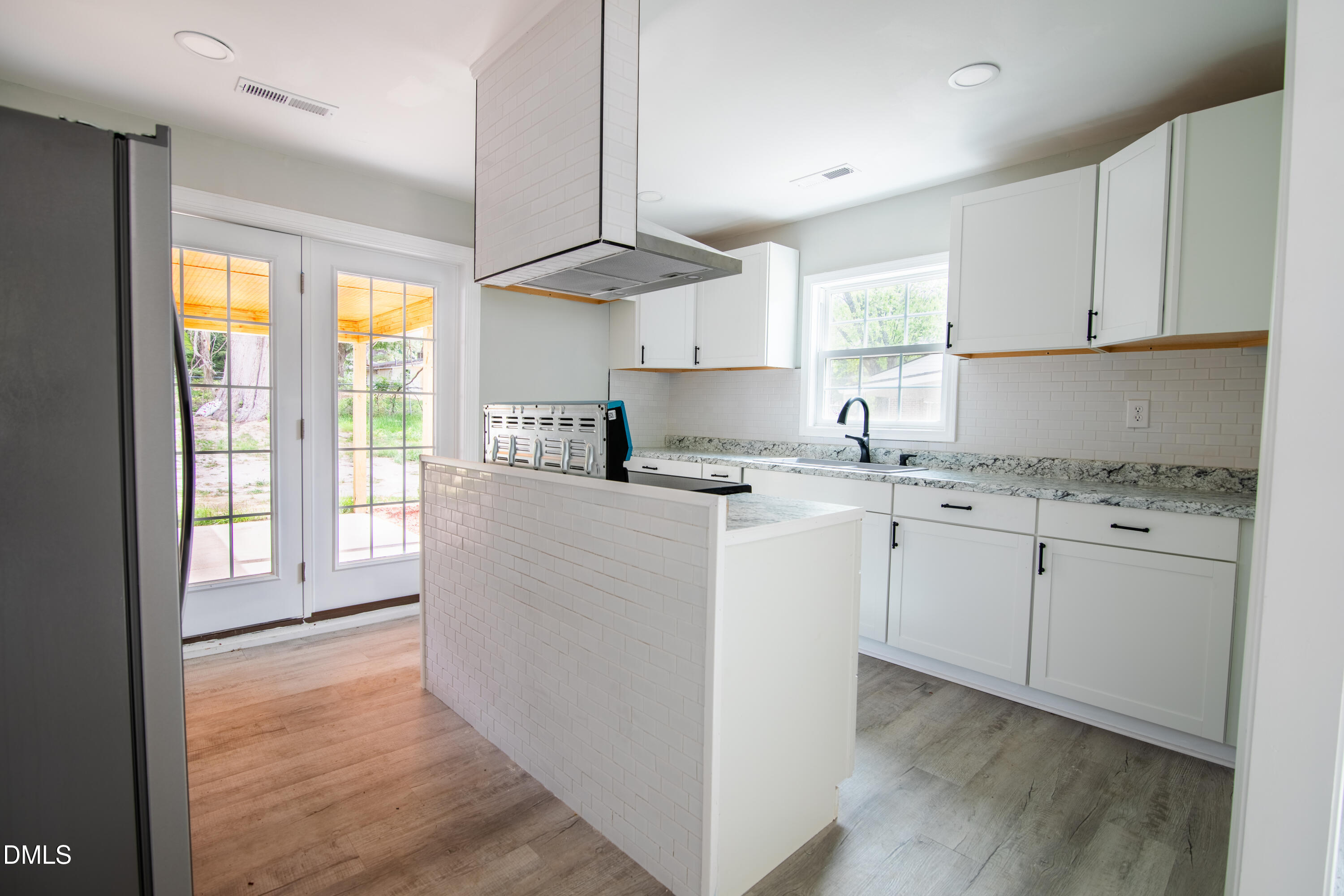 1302 Westwood Avenue W Property Photo 8