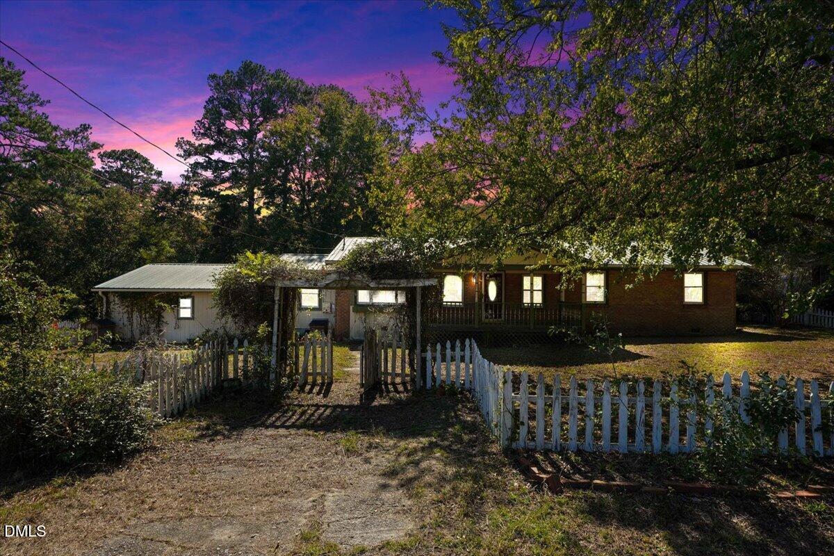 102 Gainey Drive Property Photo 2