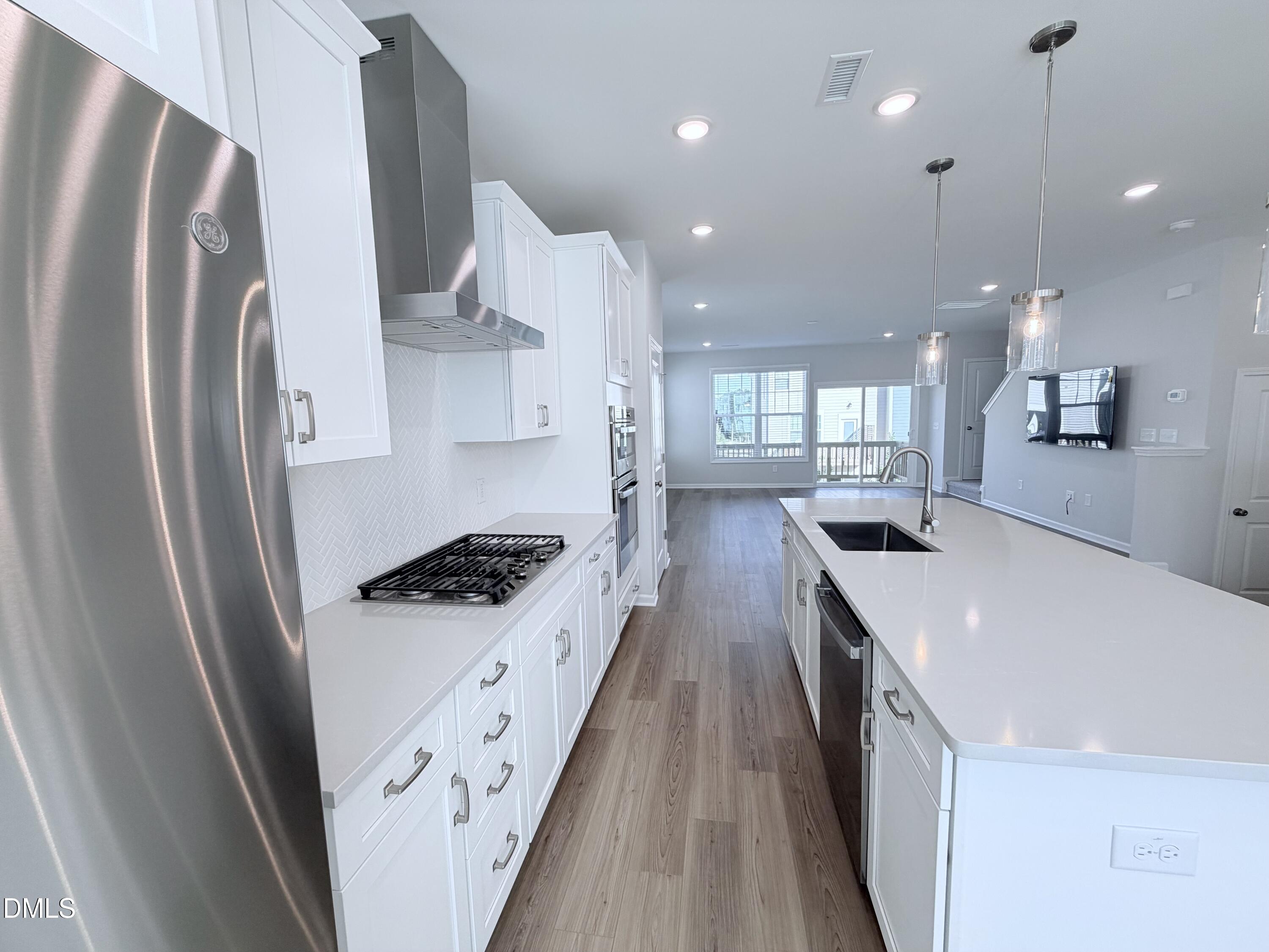 9045 Hazy Jade Way Property Photo 4