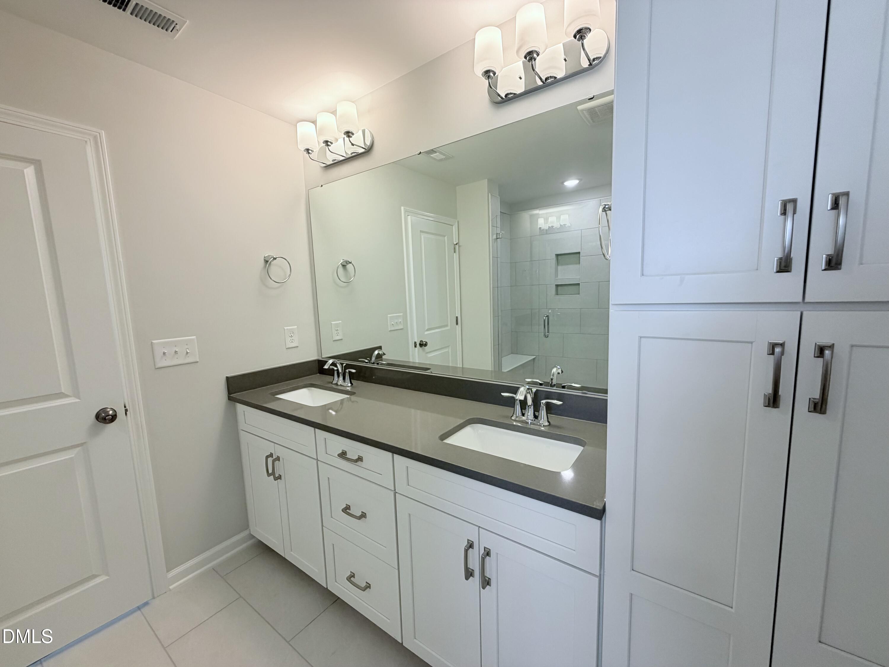 9045 Hazy Jade Way Property Photo 9
