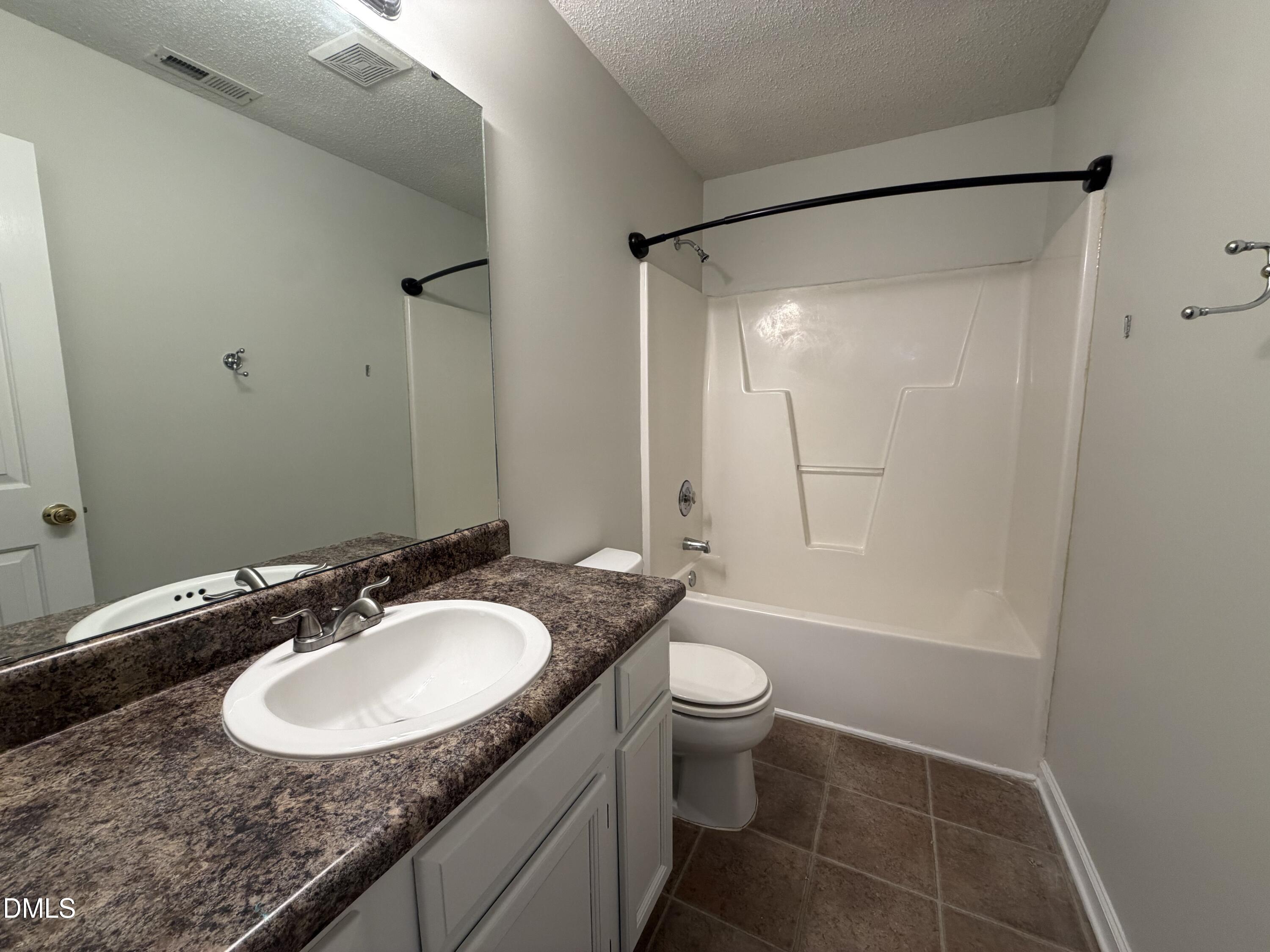 8 Big Bluff Place Property Photo 13