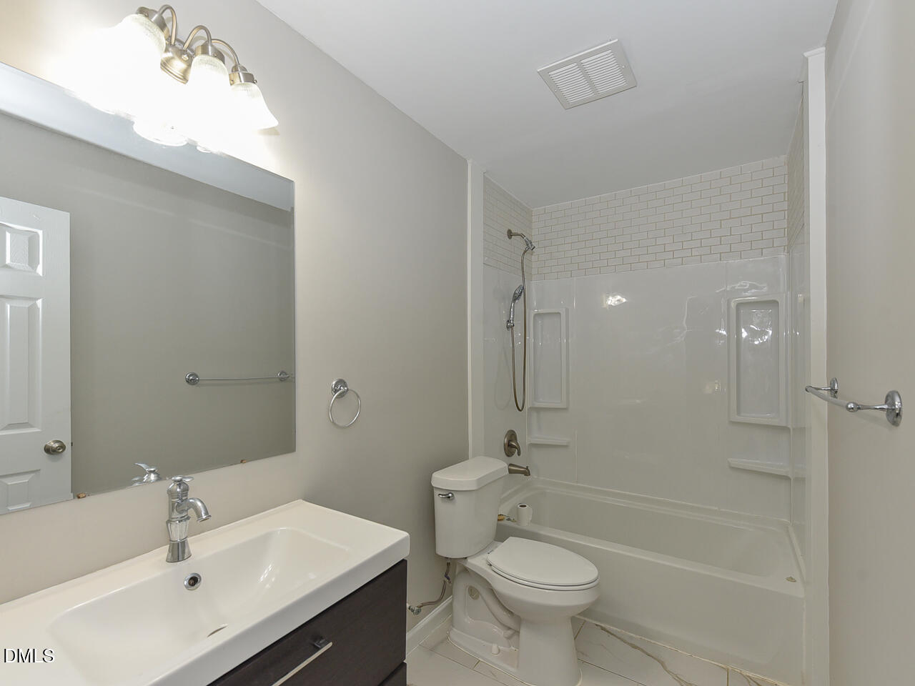 225 Douglas Street C Property Photo 22