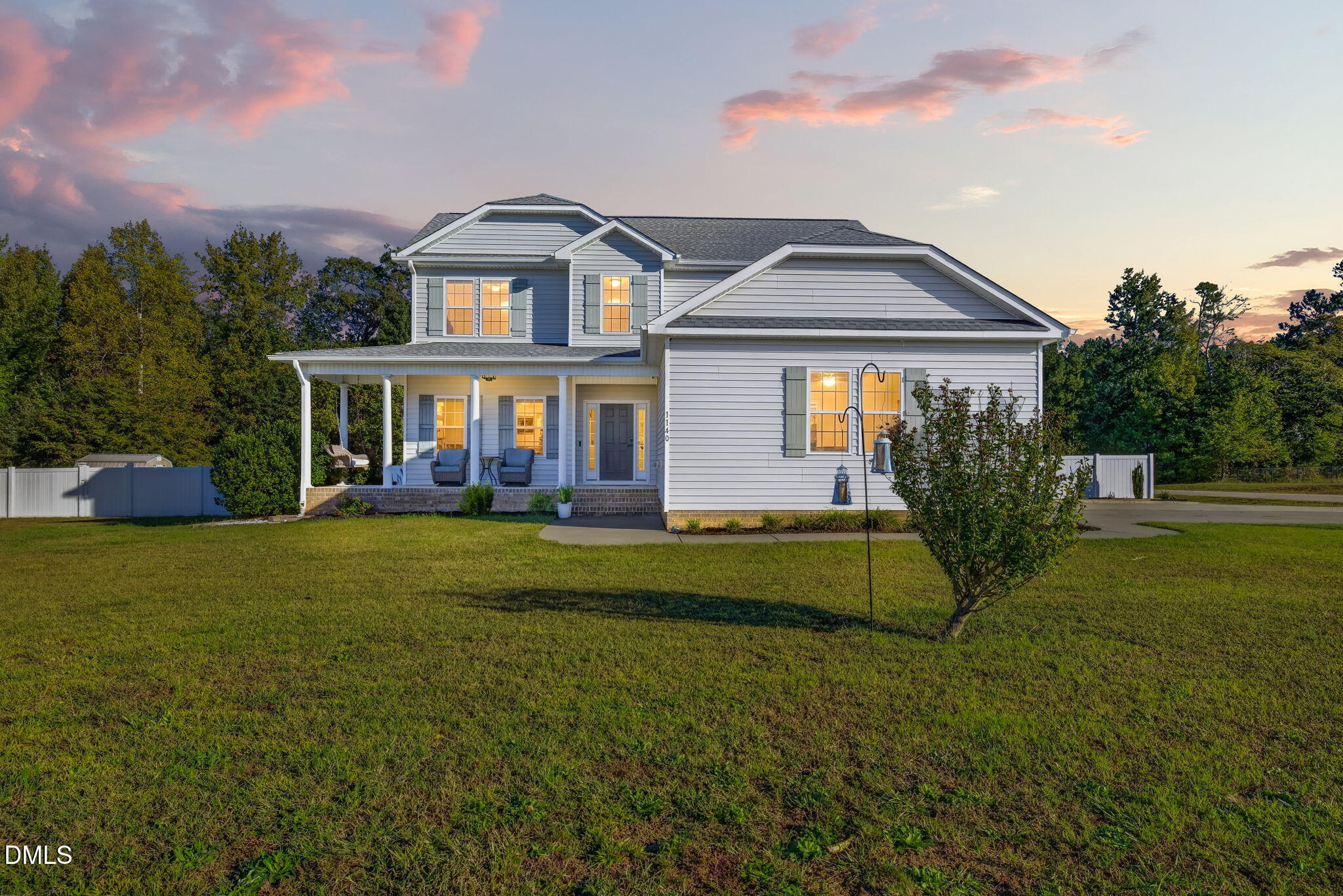 1140 Country Club Lane Property Photo 1