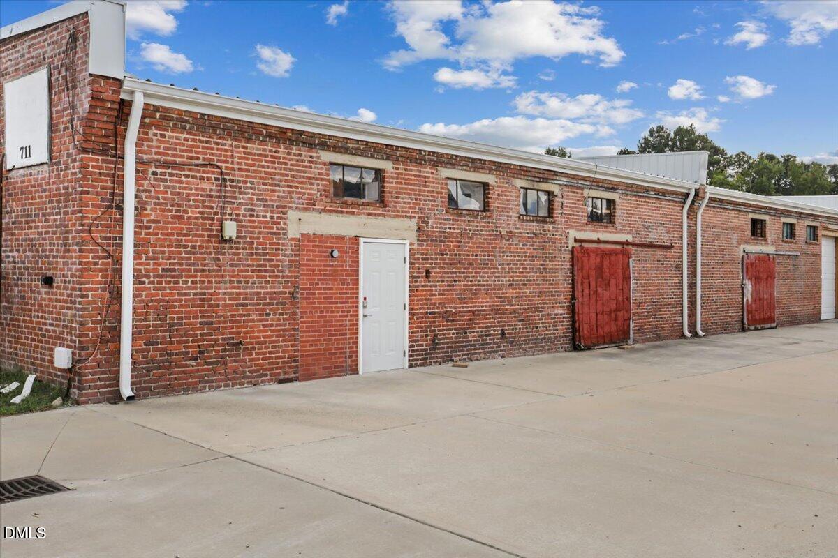 711 E Rose Street Property Photo 2
