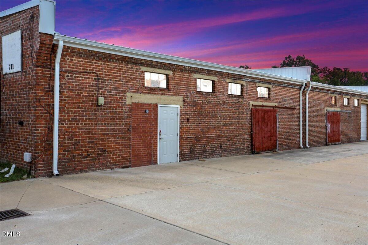 711 E Rose Street Property Photo 3