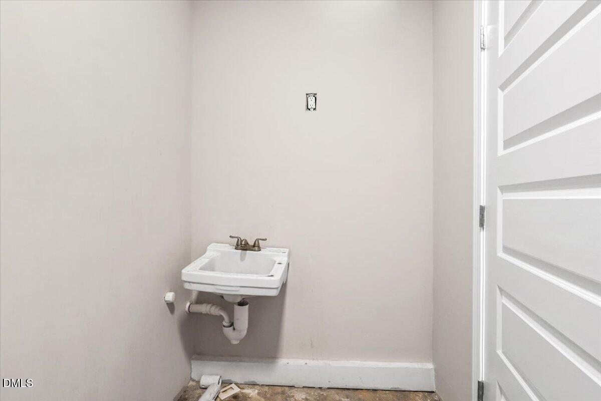 711 E Rose Street Property Photo 9