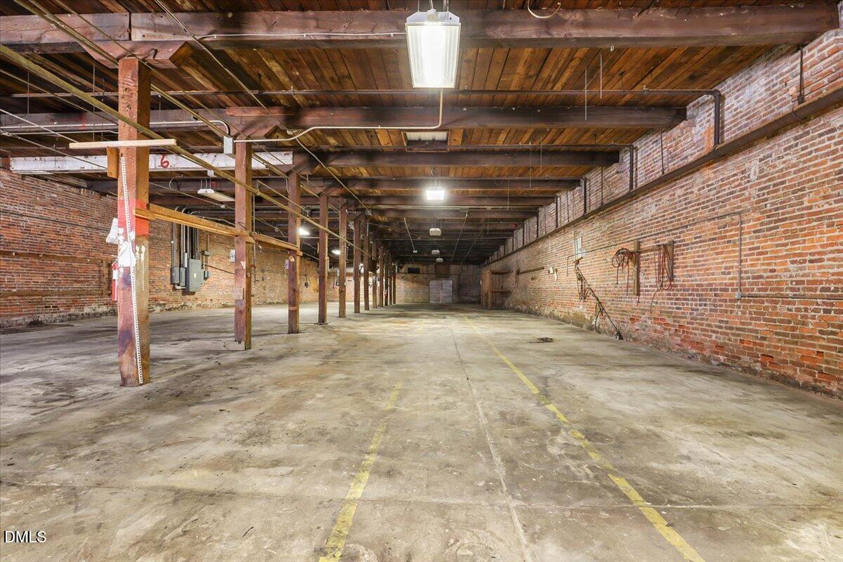 711 E Rose Street Property Photo 32
