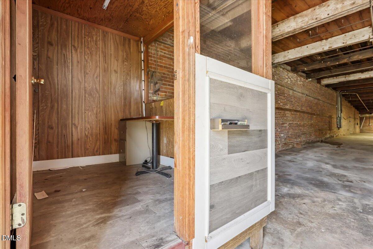 711 E Rose Street Property Photo 36