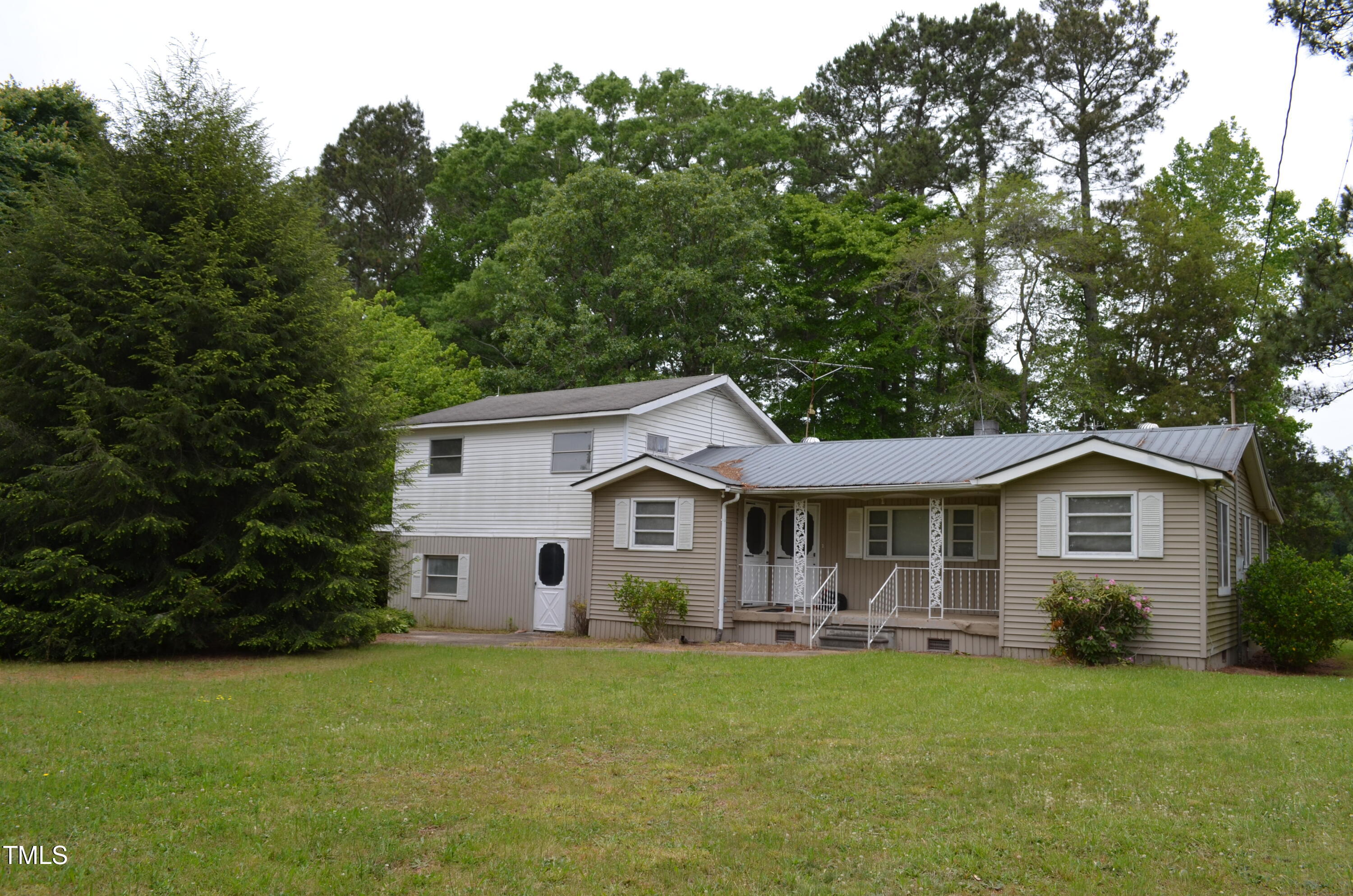 3786 Airport Road Property Photo 1