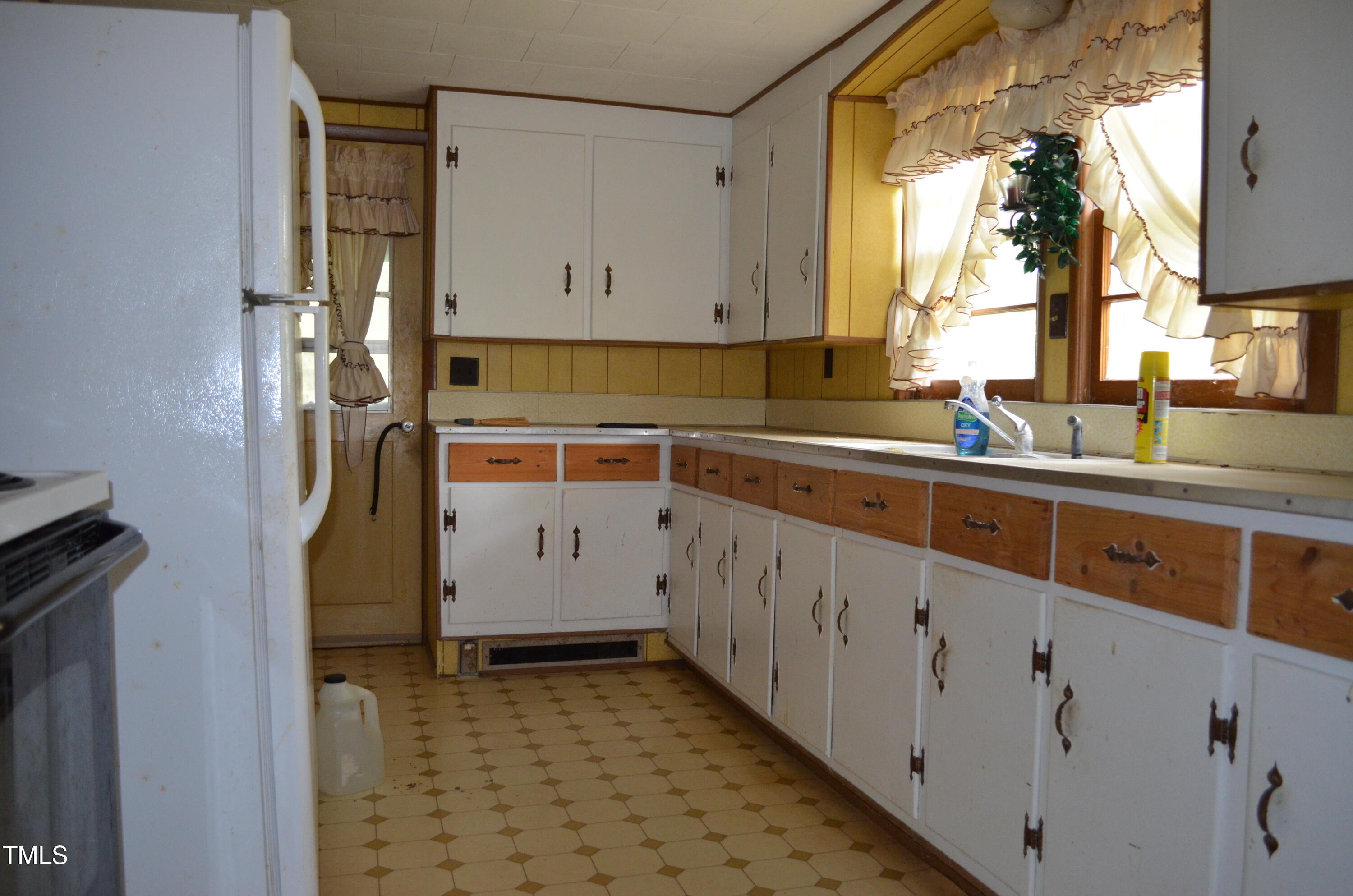3786 Airport Road Property Photo 2